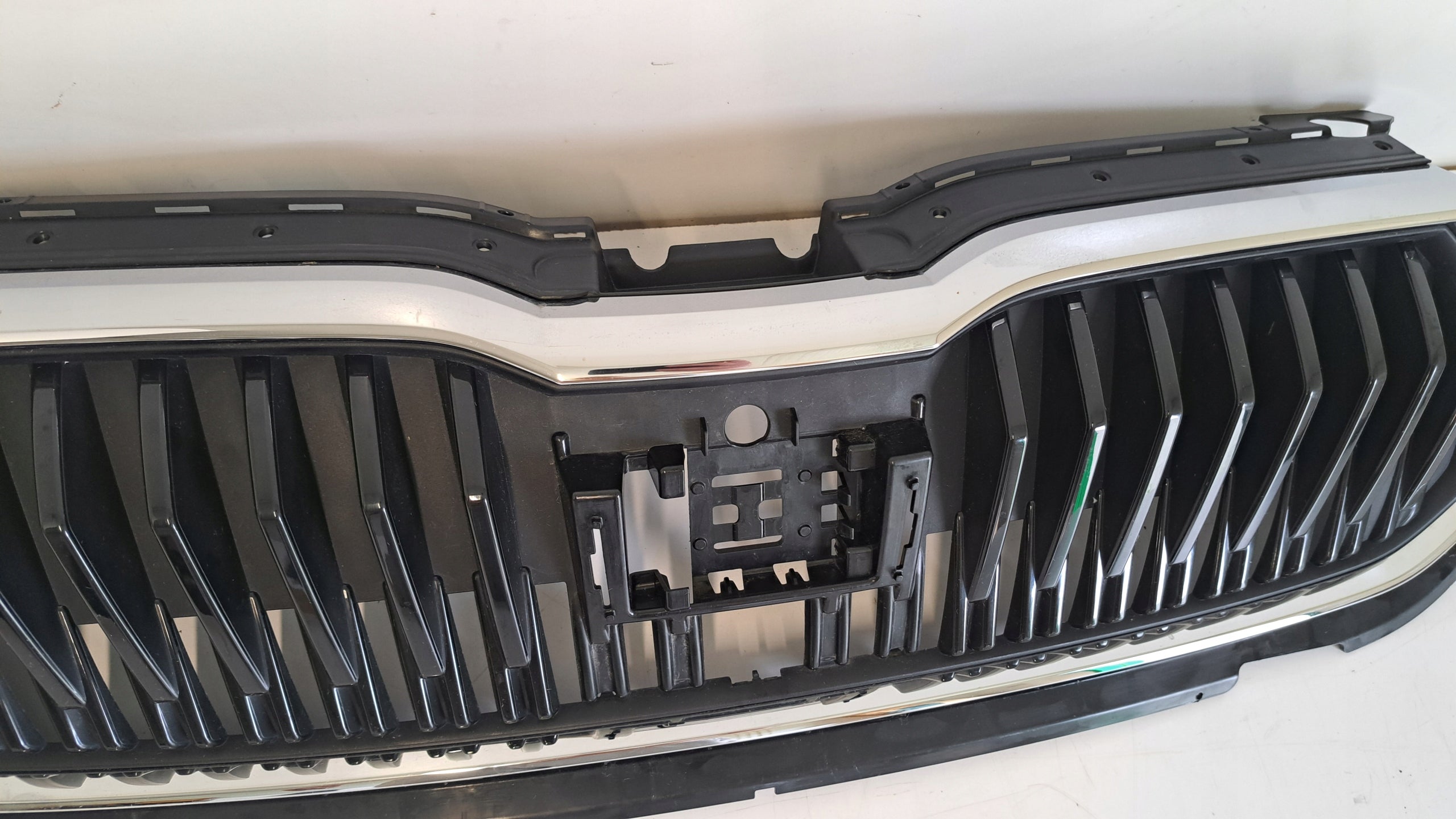 Kühlergrill Skoda FABIA IV 4 FRONTGRILL 6VA853653 Kühlergitter