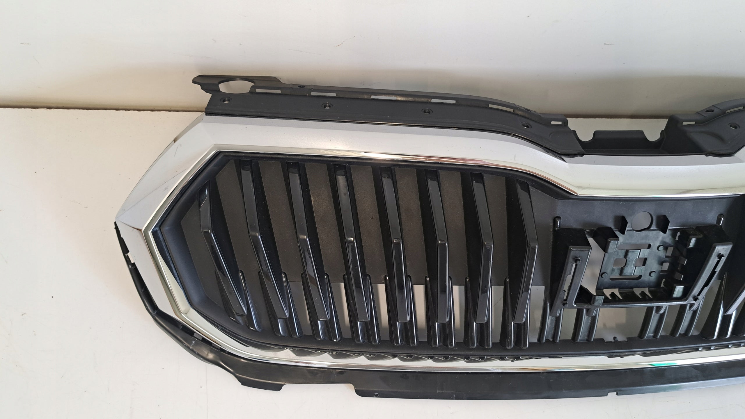 Kühlergrill Skoda FABIA IV 4 FRONTGRILL 6VA853653 Kühlergitter