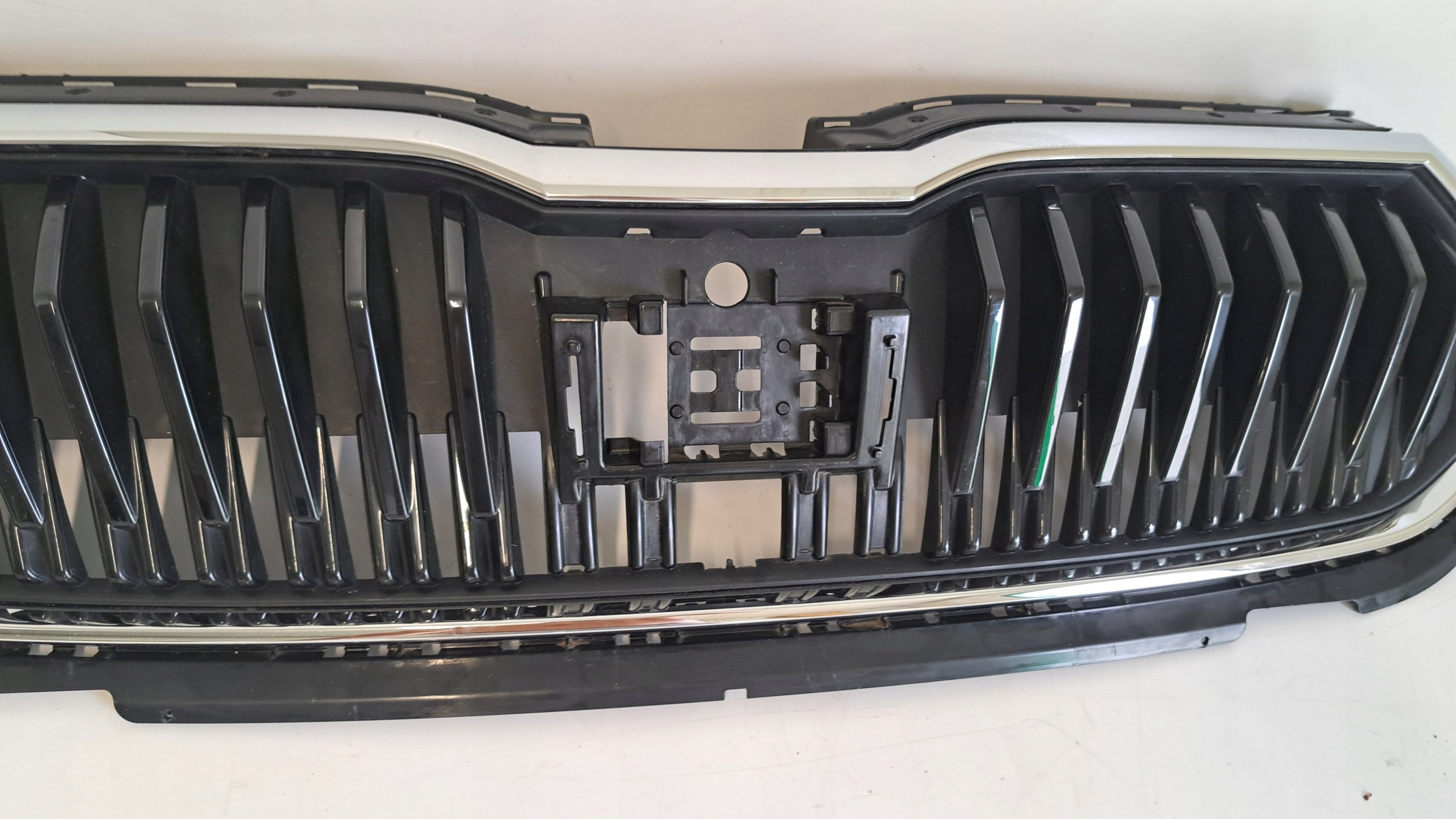 Kühlergrill Skoda FABIA IV 4 FRONTGRILL 6VA853653 Kühlergitter