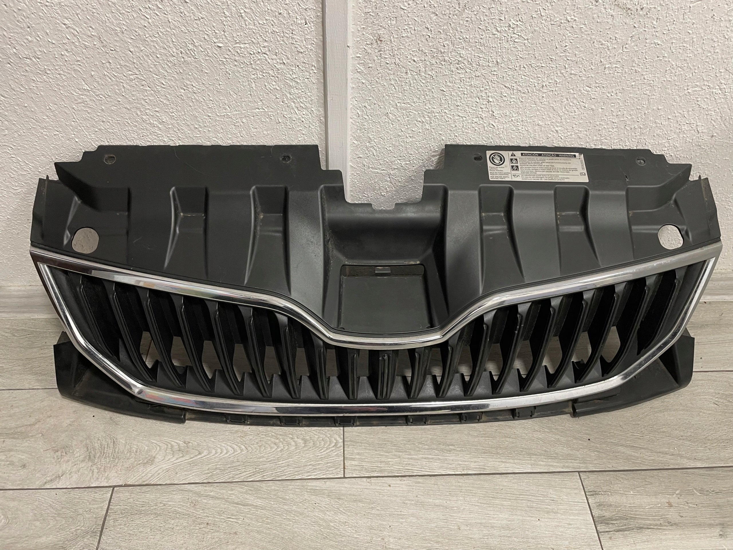 Kühlergrill Skoda FABIA III FRONTGRILL 6V0853653 Kühlergitter