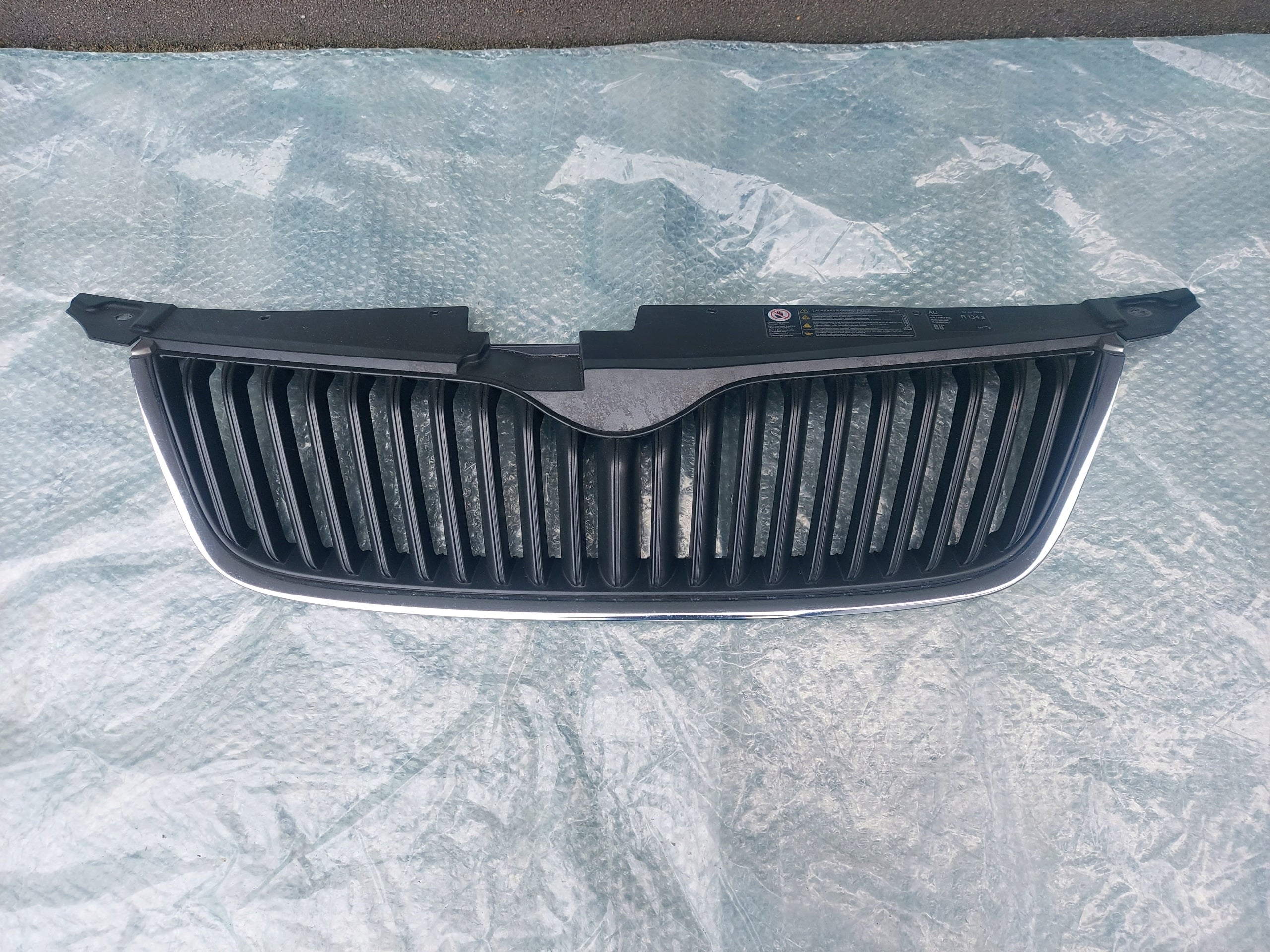 Kühlergrill Skoda FABIA III 3 YETI FRONTGRILL 5L0853653 Kühlergitter