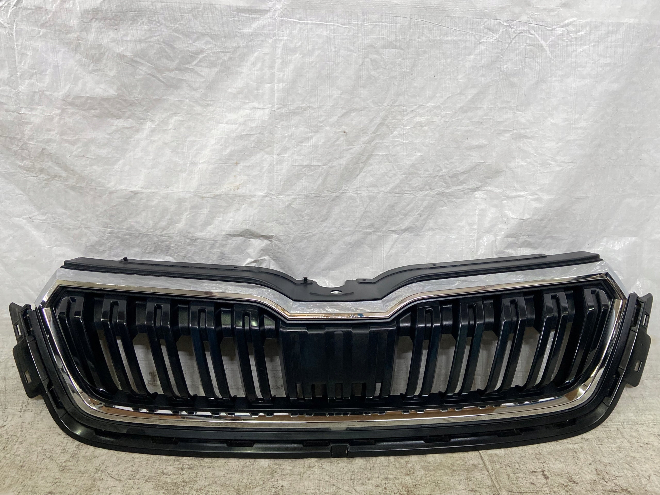 Kühlergrill Skoda KAMIQ FRONTGRILL 65885365365 Kühlergitter