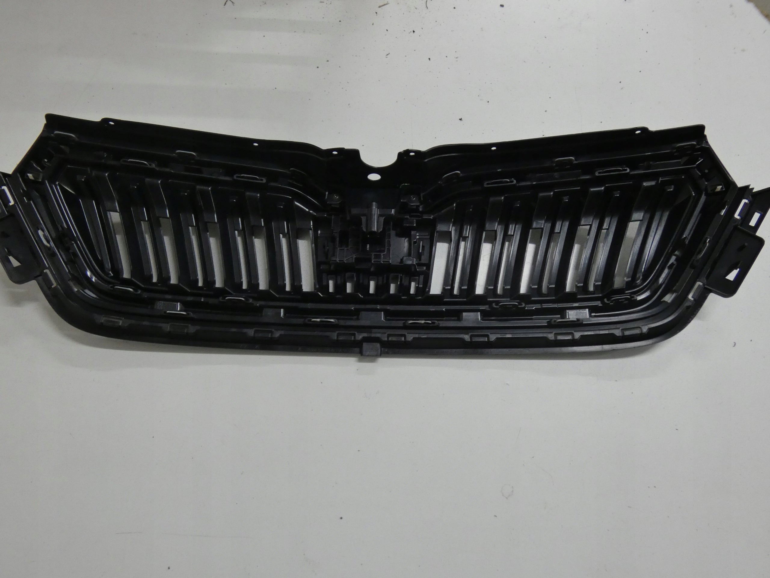 Kühlergrill Skoda KAMIQ FRONTGRILL 65885365365 Kühlergitter