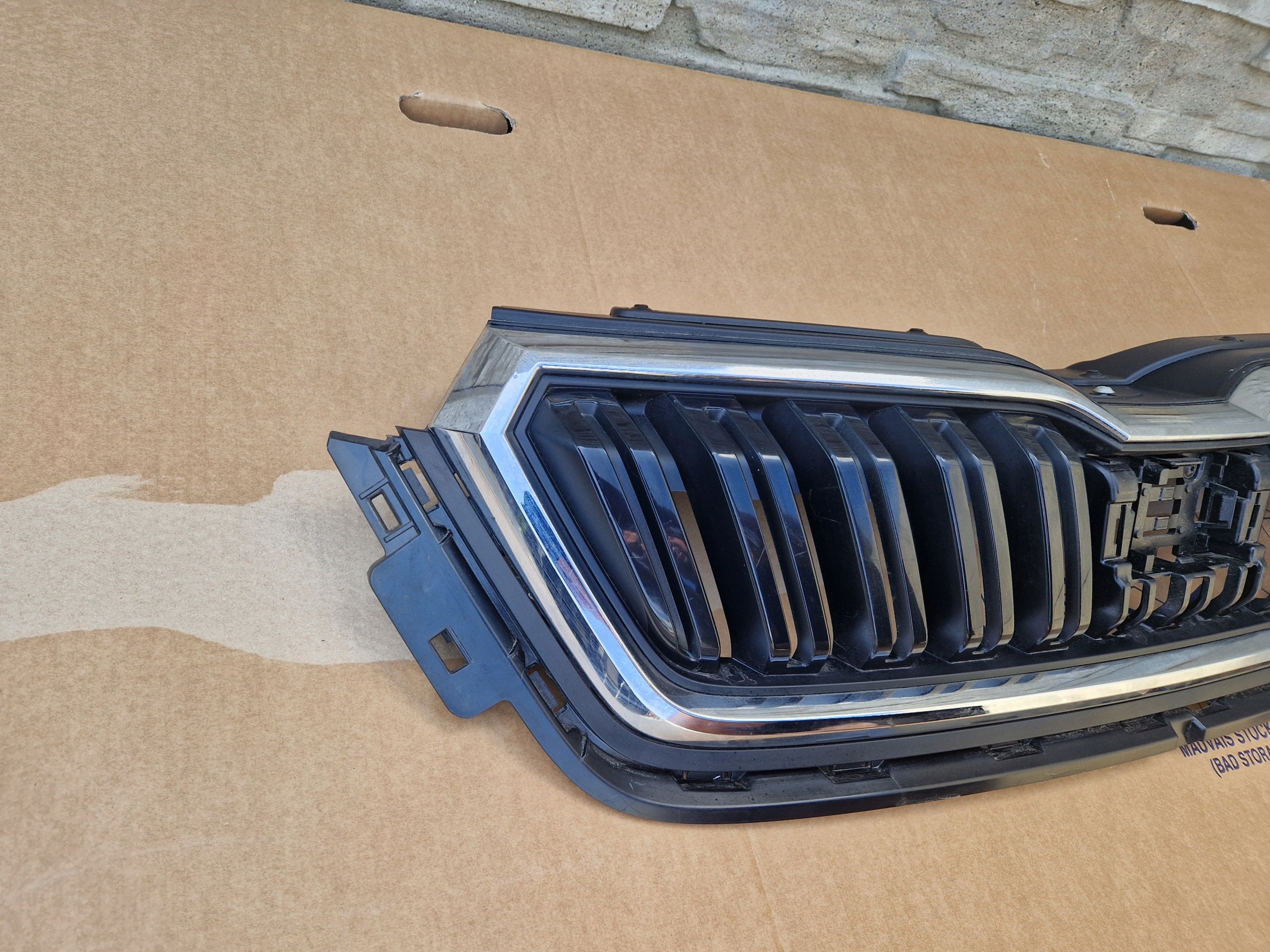 Kühlergrill Skoda KAMIQ 1 FRONTGRILL 658853653A Kühlergitter