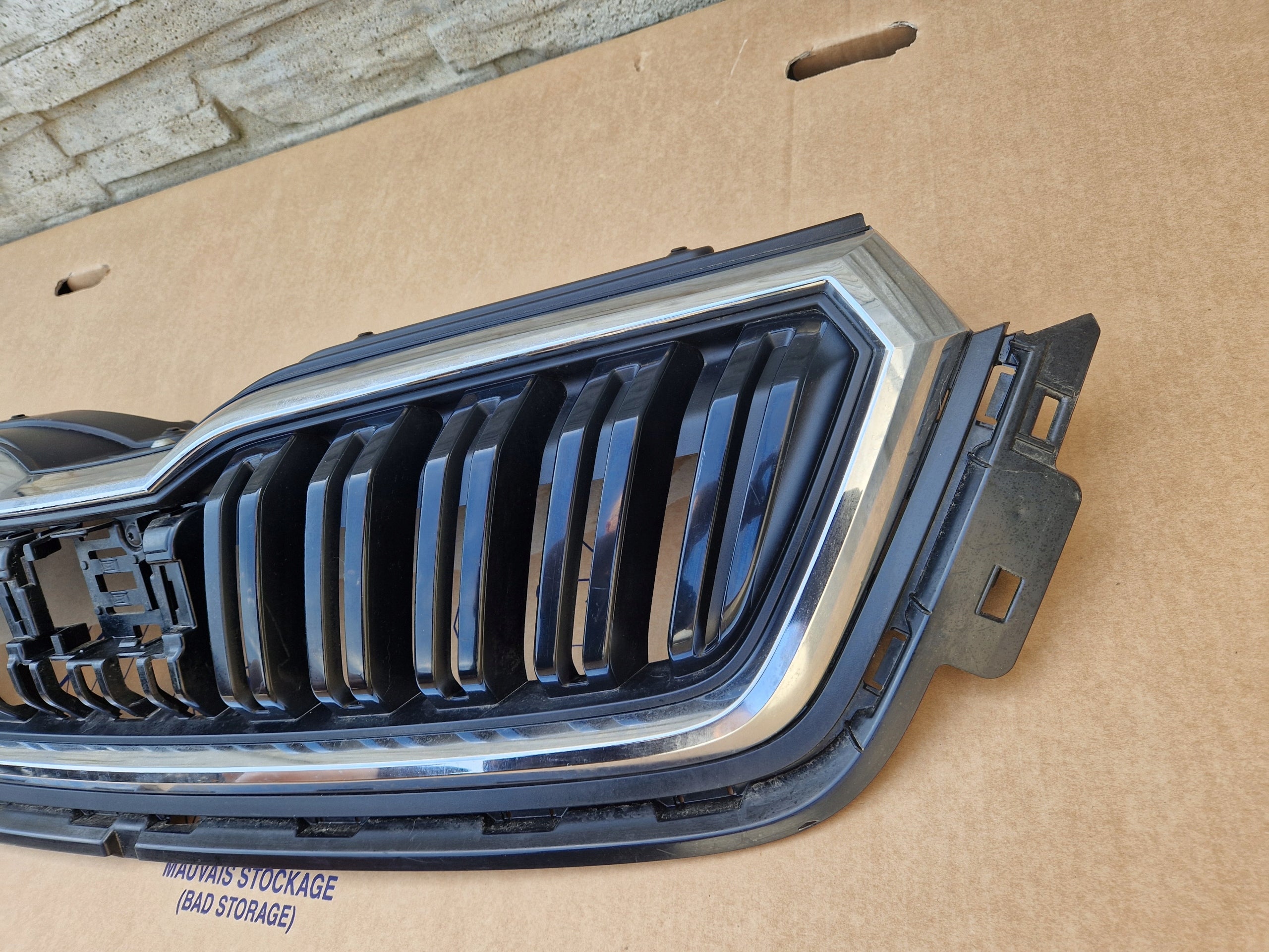 Kühlergrill Skoda KAMIQ 1 FRONTGRILL 658853653A Kühlergitter