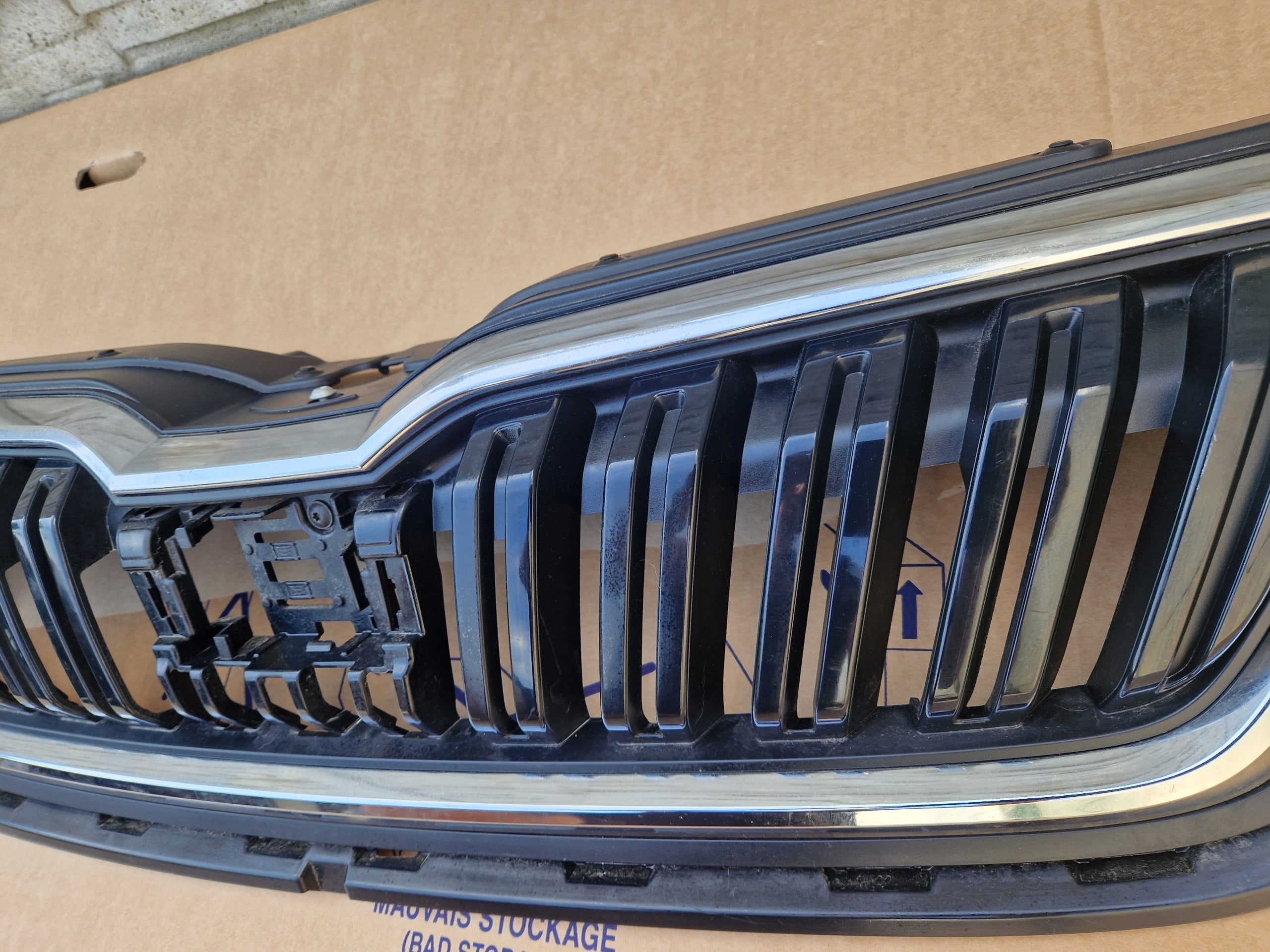 Kühlergrill Skoda KAMIQ 1 FRONTGRILL 658853653A Kühlergitter