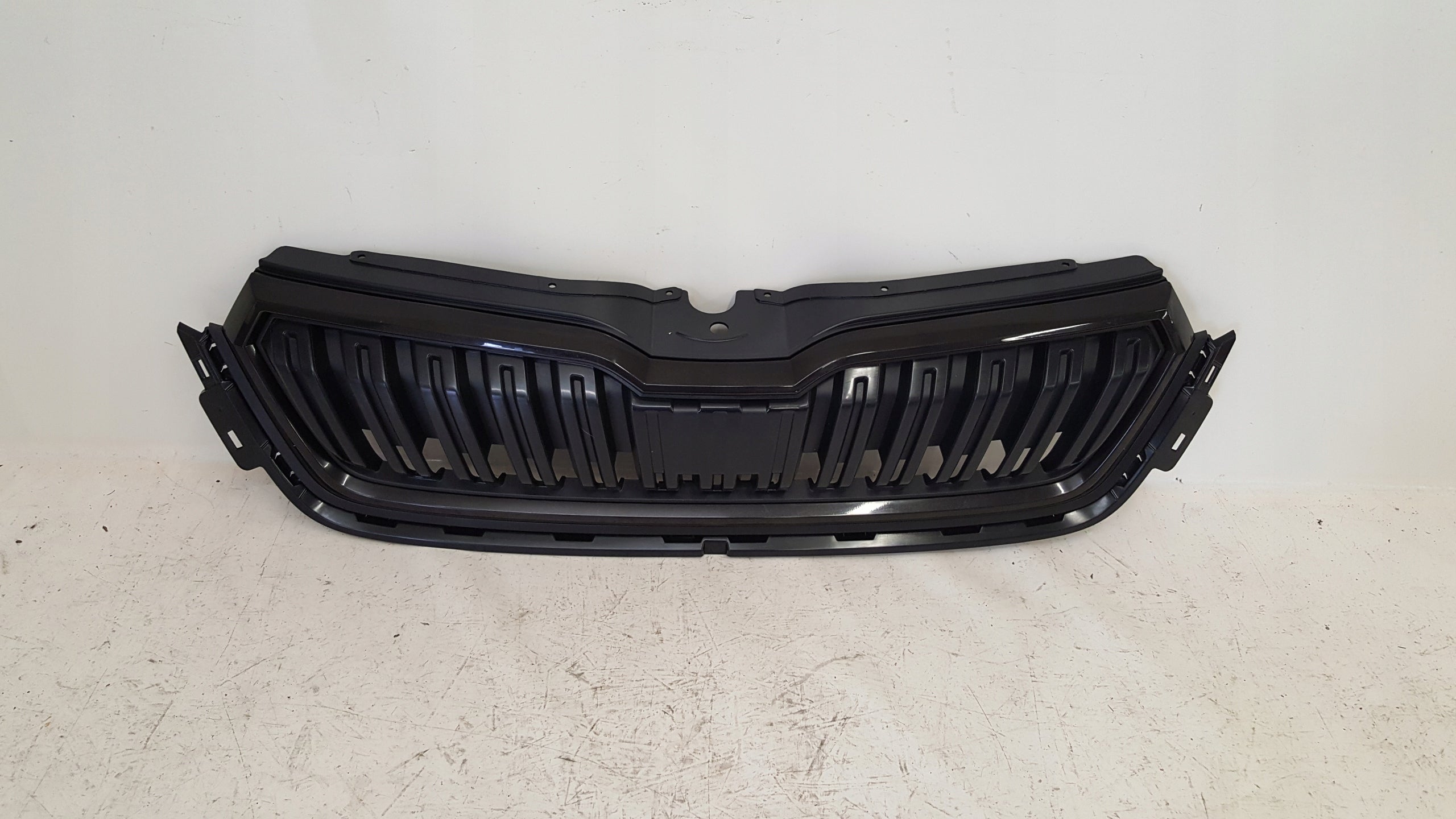 Kühlergrill Skoda KAMIQ FRONTGRILL 658853653A6 Kühlergitter