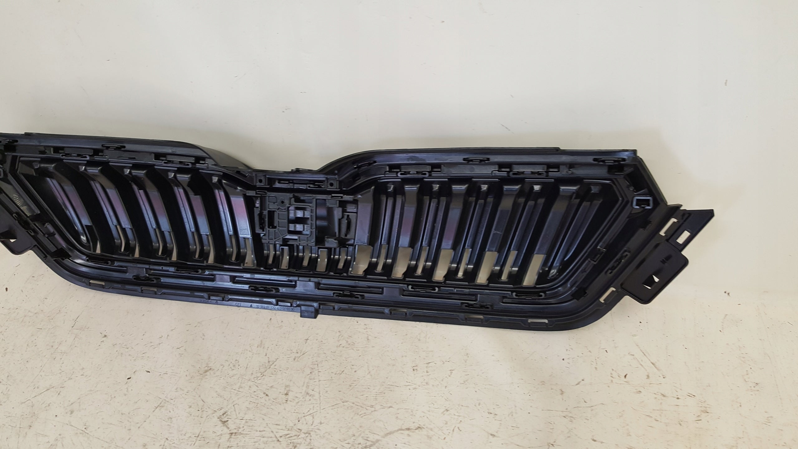 Kühlergrill Skoda KAMIQ FRONTGRILL 658853653A6 Kühlergitter