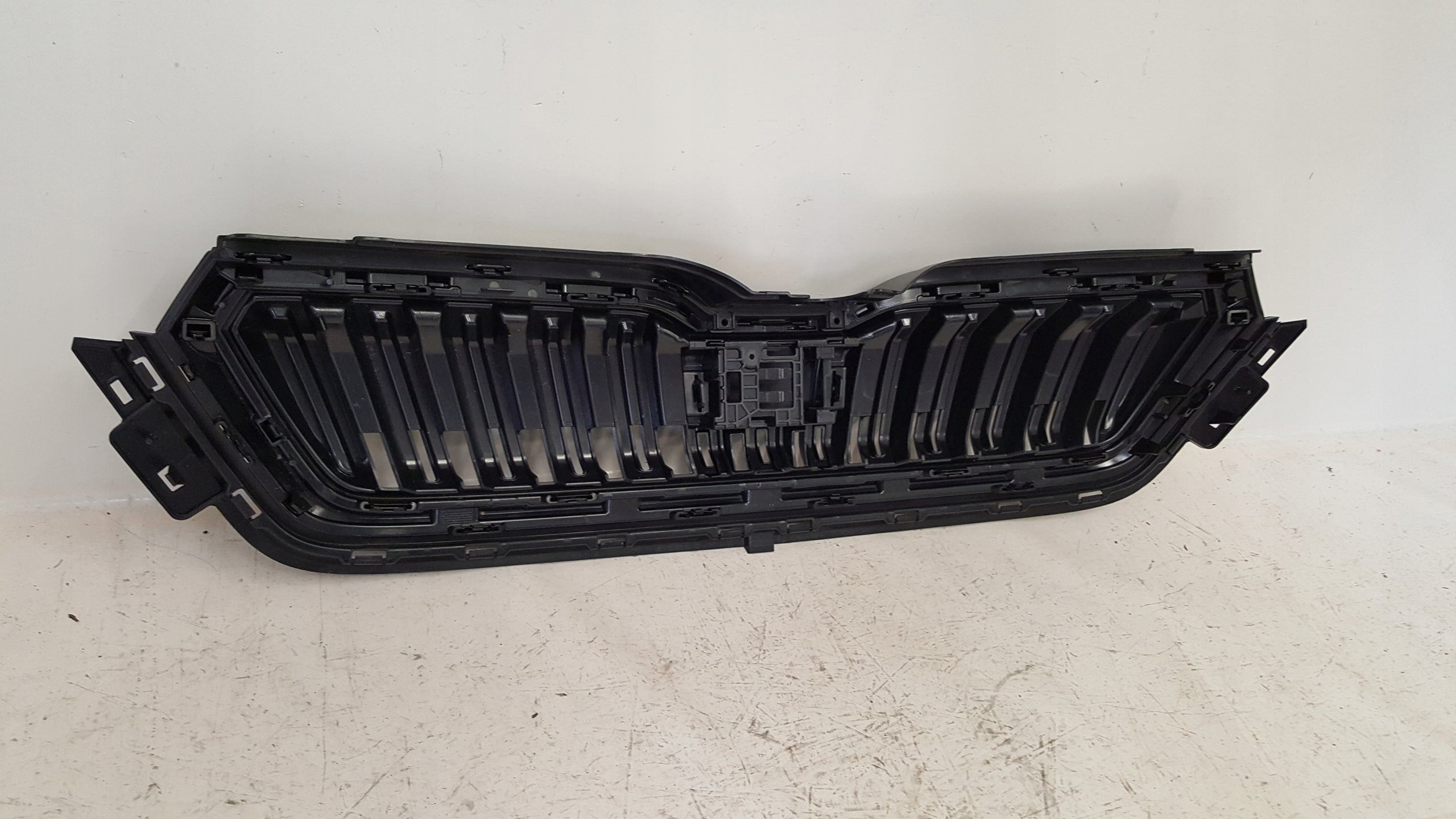 Kühlergrill Skoda KAMIQ FRONTGRILL 658853653A6 Kühlergitter