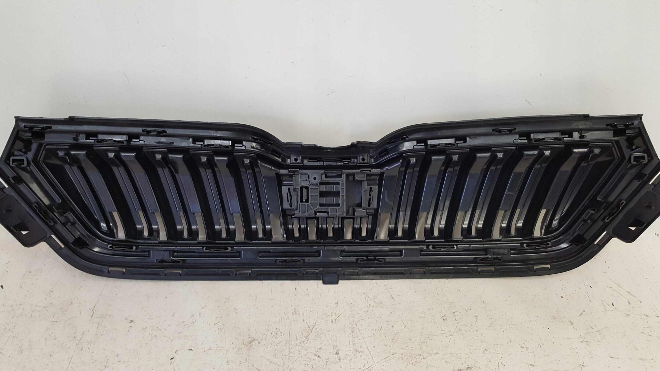 Kühlergrill Skoda KAMIQ FRONTGRILL 658853653A6 Kühlergitter