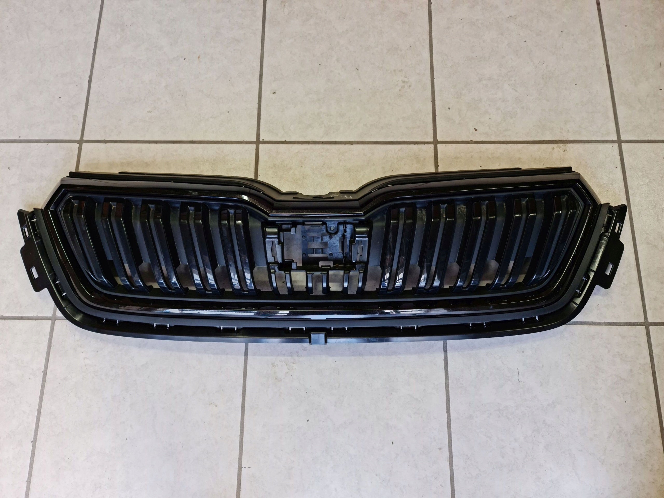 Kühlergrill Skoda KAMIQ FRONTGRILL 658853653Ag Kühlergitter