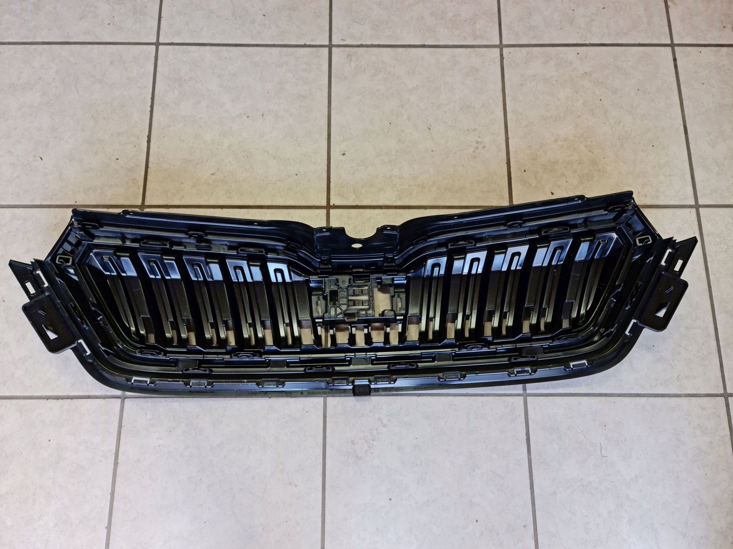 Kühlergrill Skoda KAMIQ FRONTGRILL 658853653Ag Kühlergitter