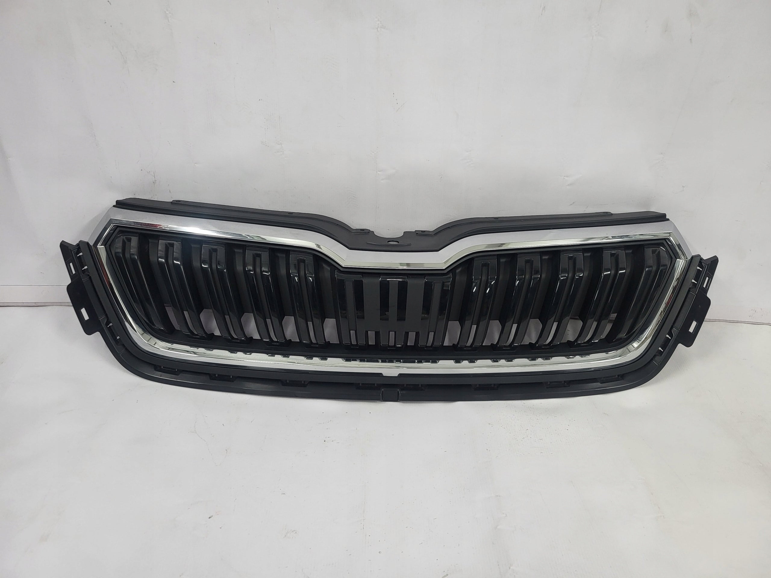 Kühlergrill Skoda KAMIQ 1 FRONTGRILL 856853653A Kühlergitter