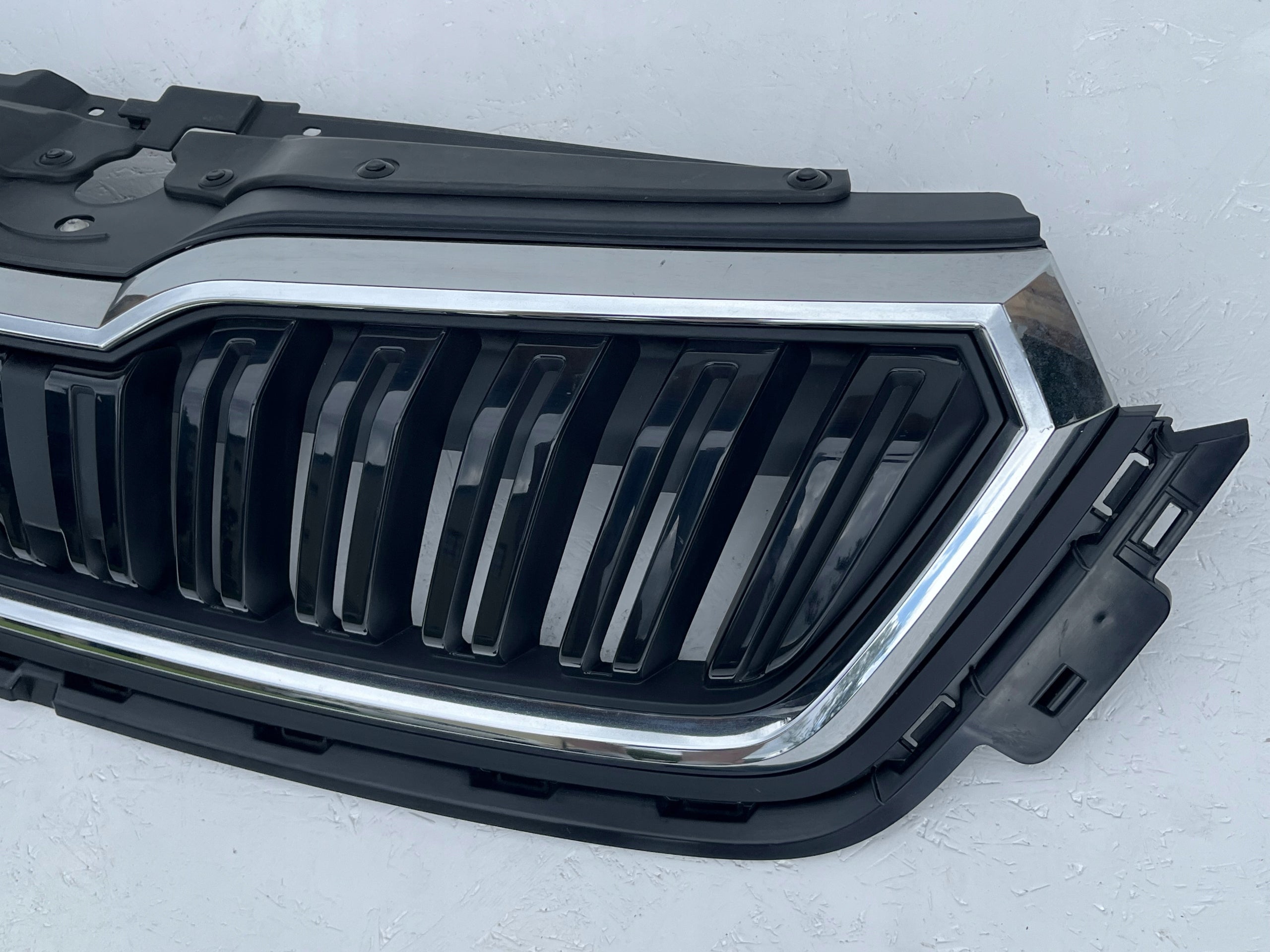 Kühlergrill Skoda KAMIQ FRONTGRILL 6588536530R Kühlergitter