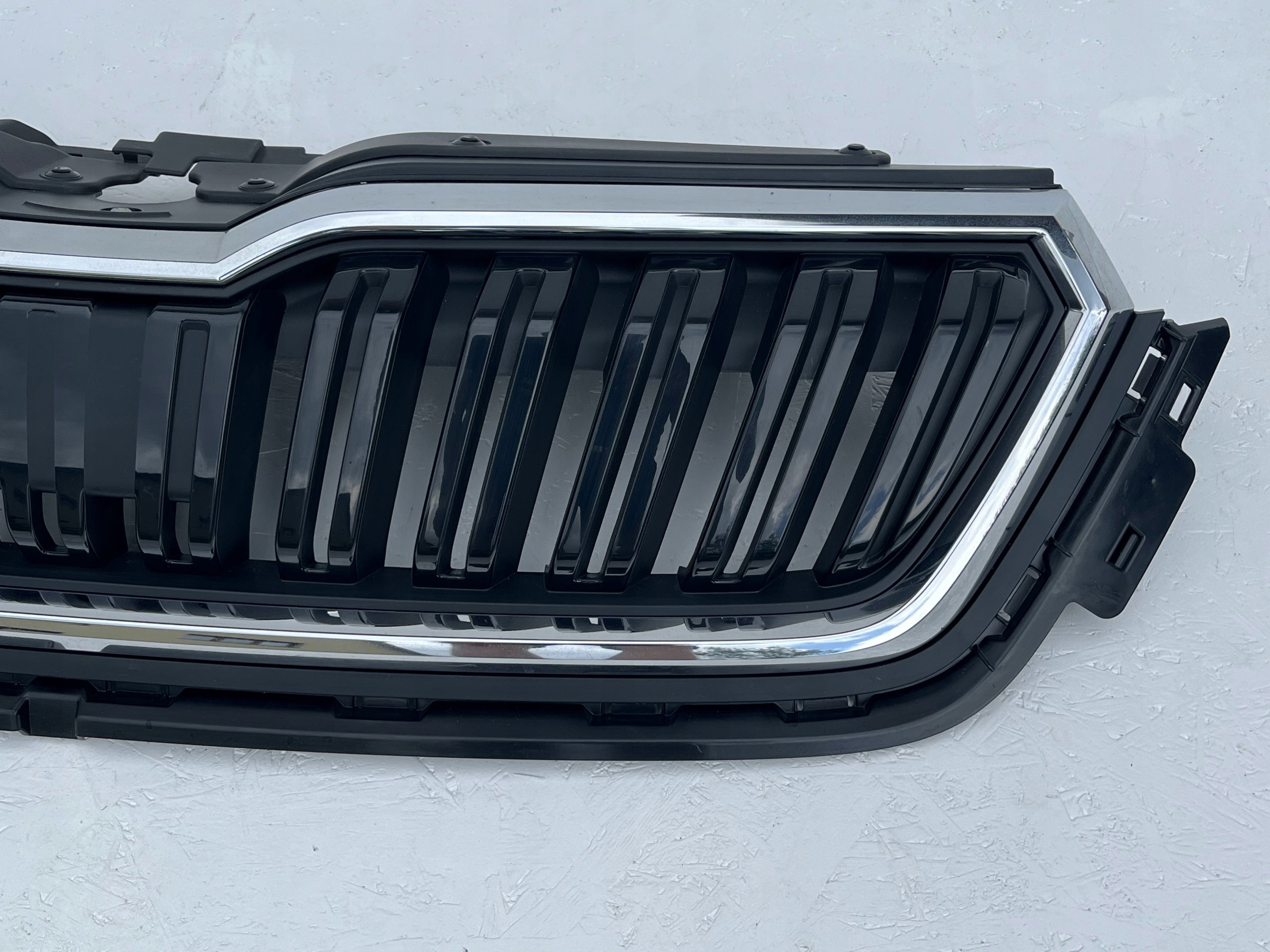 Kühlergrill Skoda KAMIQ FRONTGRILL 6588536530R Kühlergitter