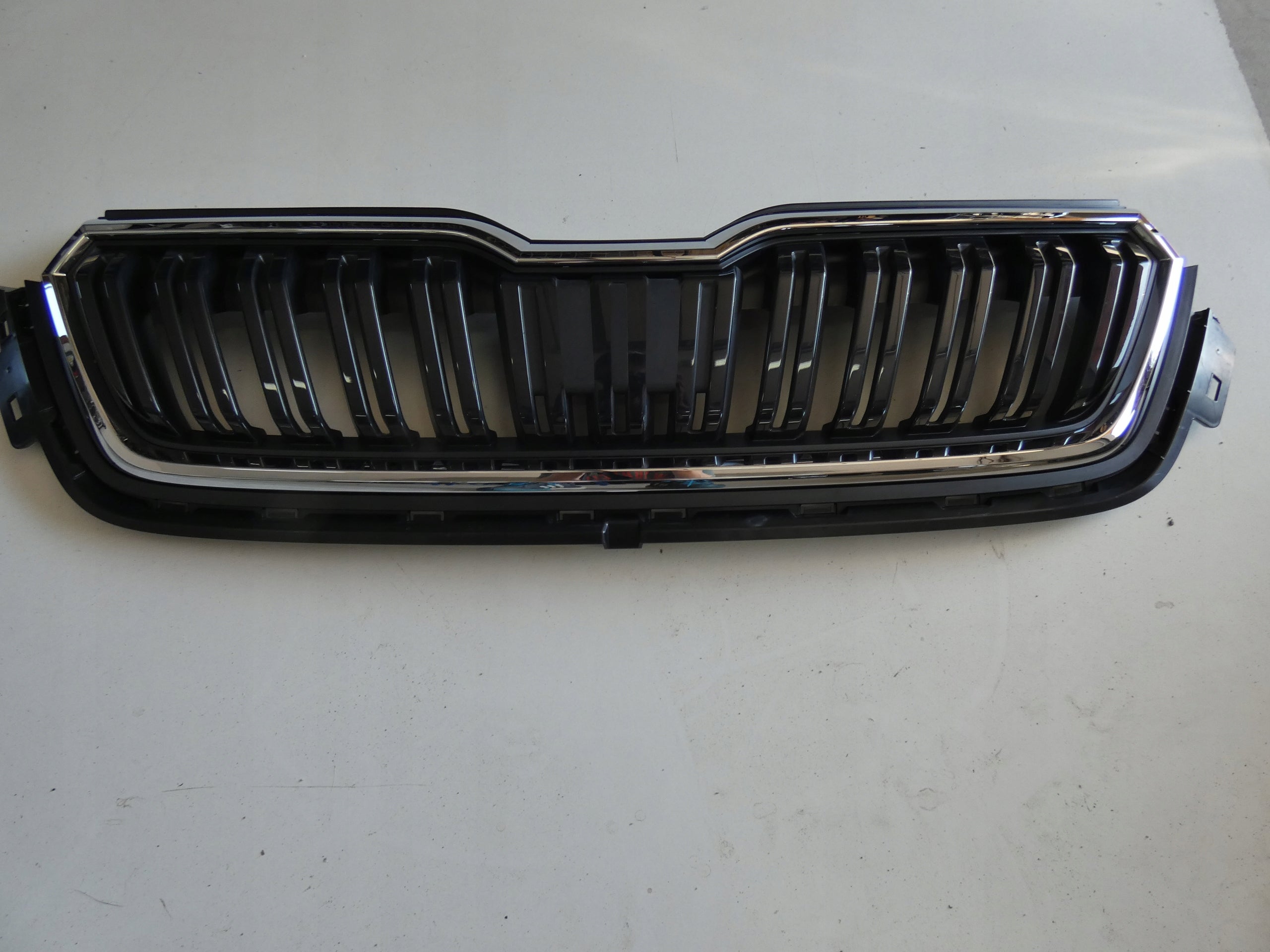 Kühlergrill Skoda KAMIQ FRONTGRILL Kühlergitter