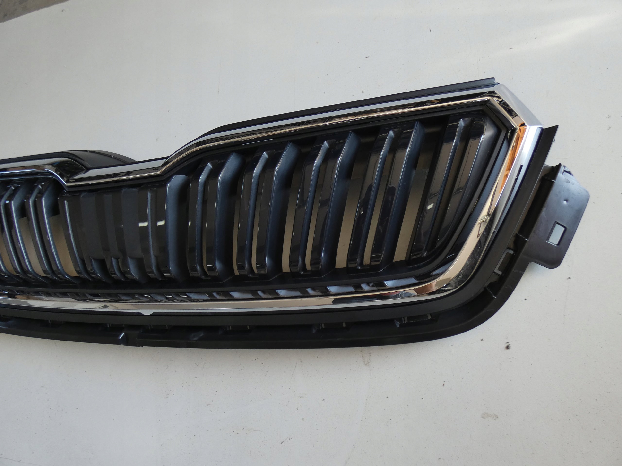 Kühlergrill Skoda KAMIQ FRONTGRILL Kühlergitter