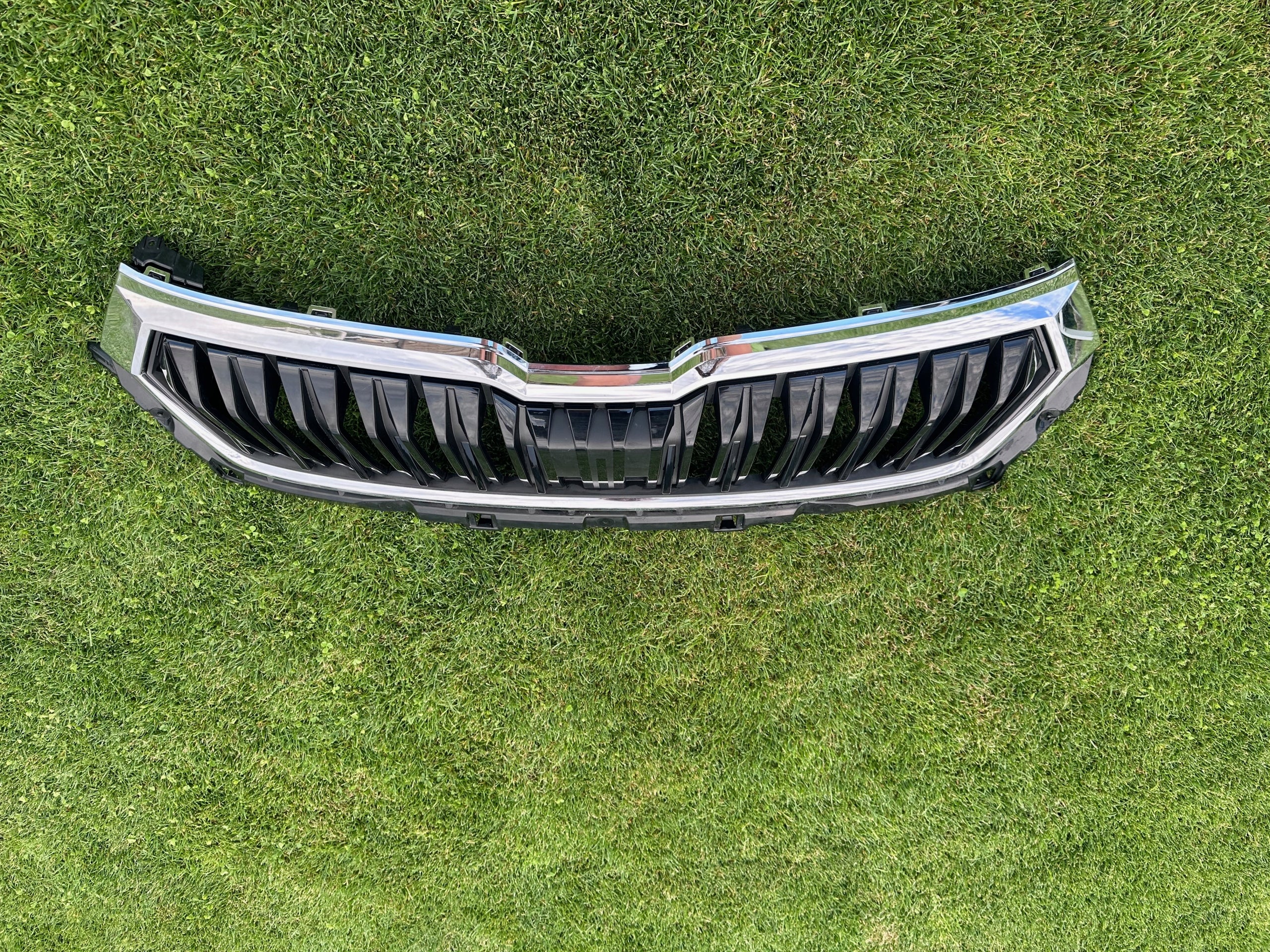 Kühlergrill Skoda KAROQ FRONTGRILL 57A853653G Kühlergitter