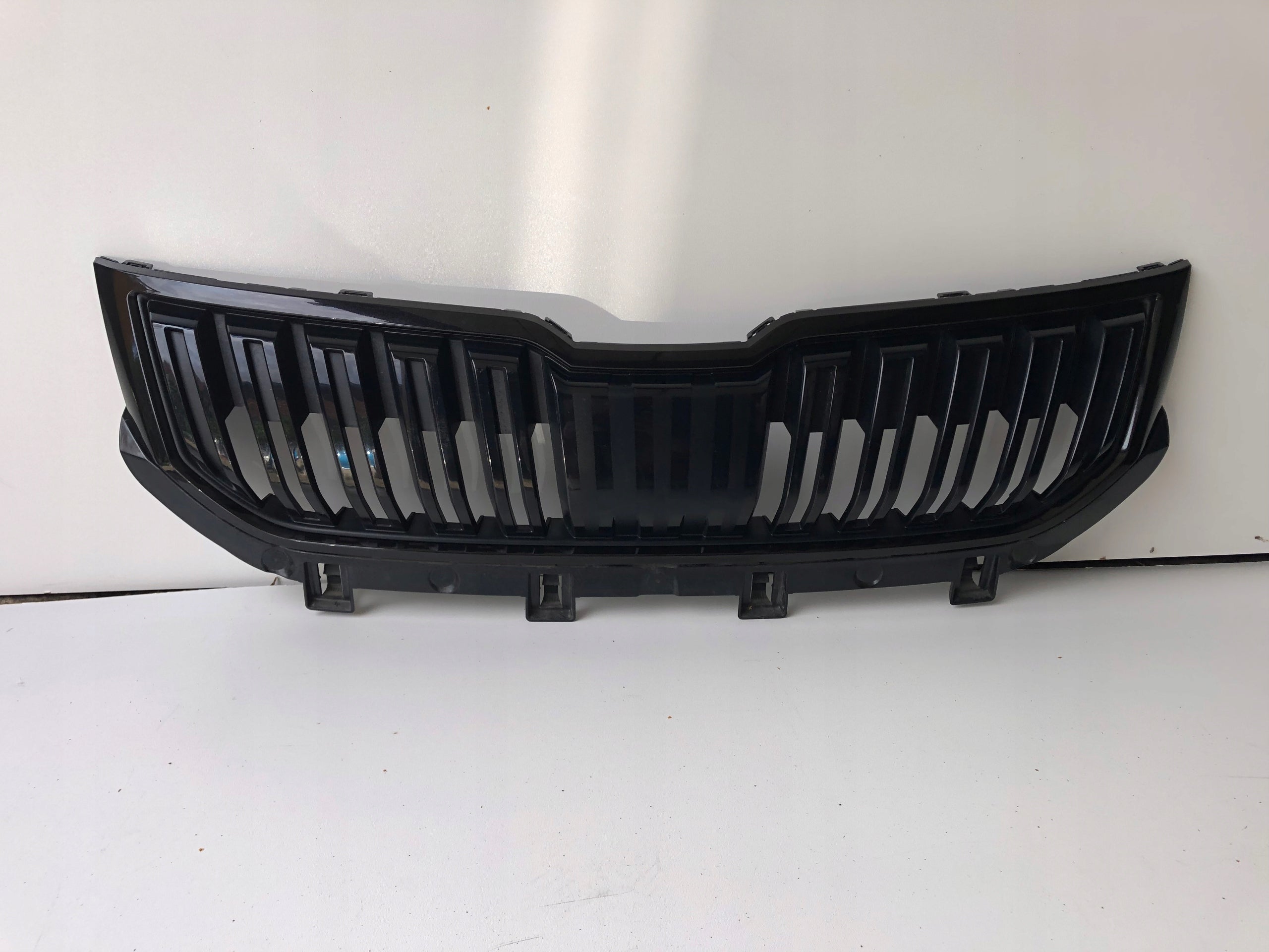  Kühlergrill Skoda KAROQ FRONTGRILL 57A853653B Kühlergitter product image