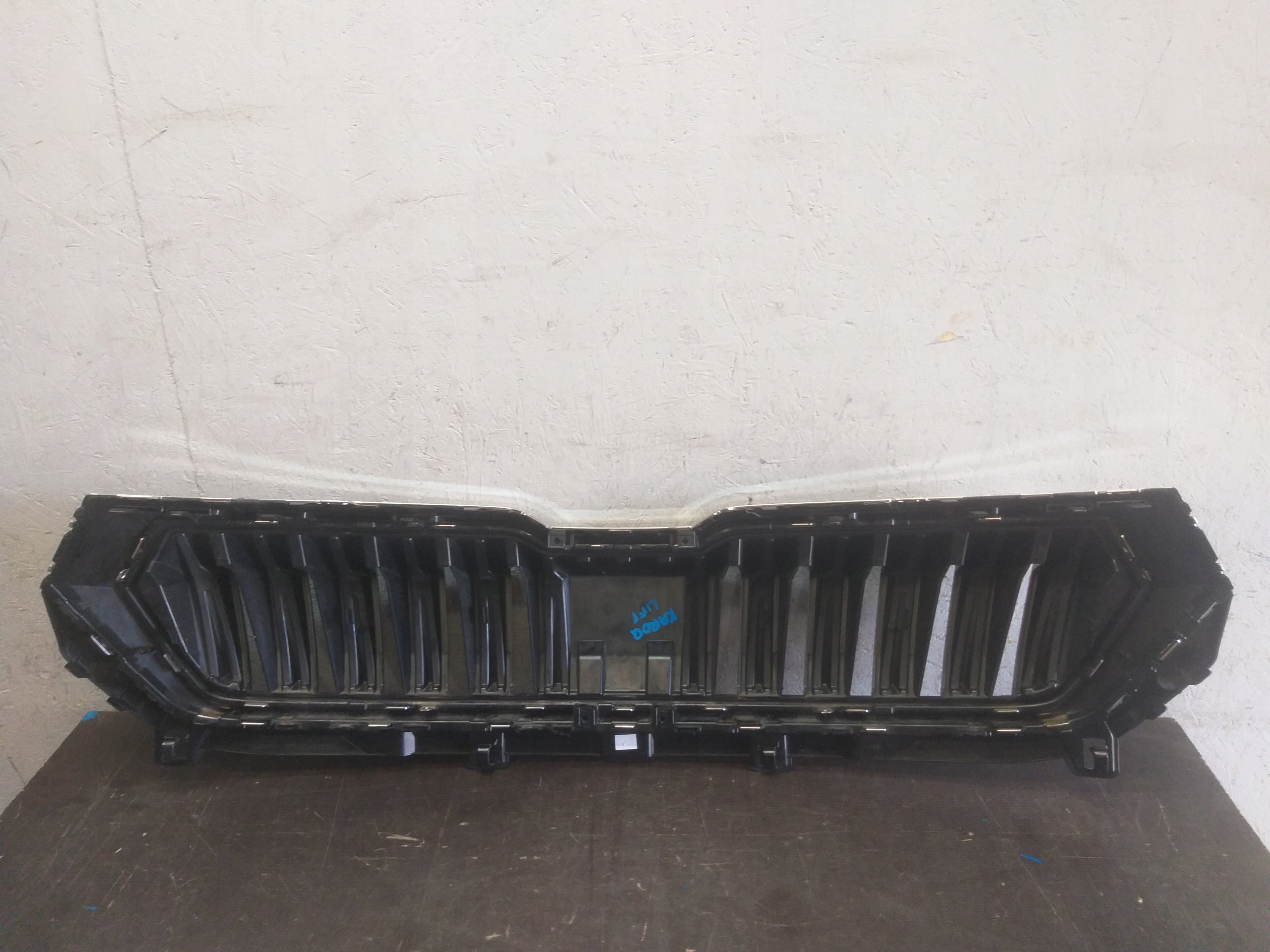 Kühlergrill Skoda KAROQ FRONTGRILL 57A853653G Kühlergitter