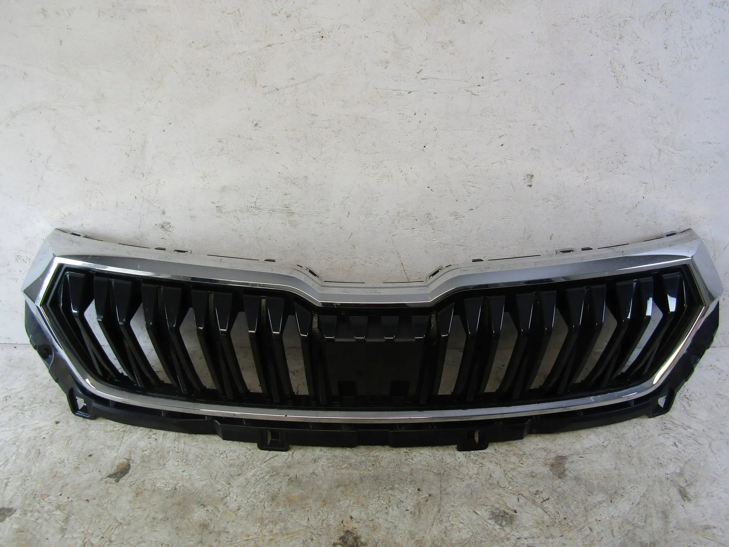 Kühlergrill Skoda KAROQ FRONTGRILL 57A853653G5 Kühlergitter