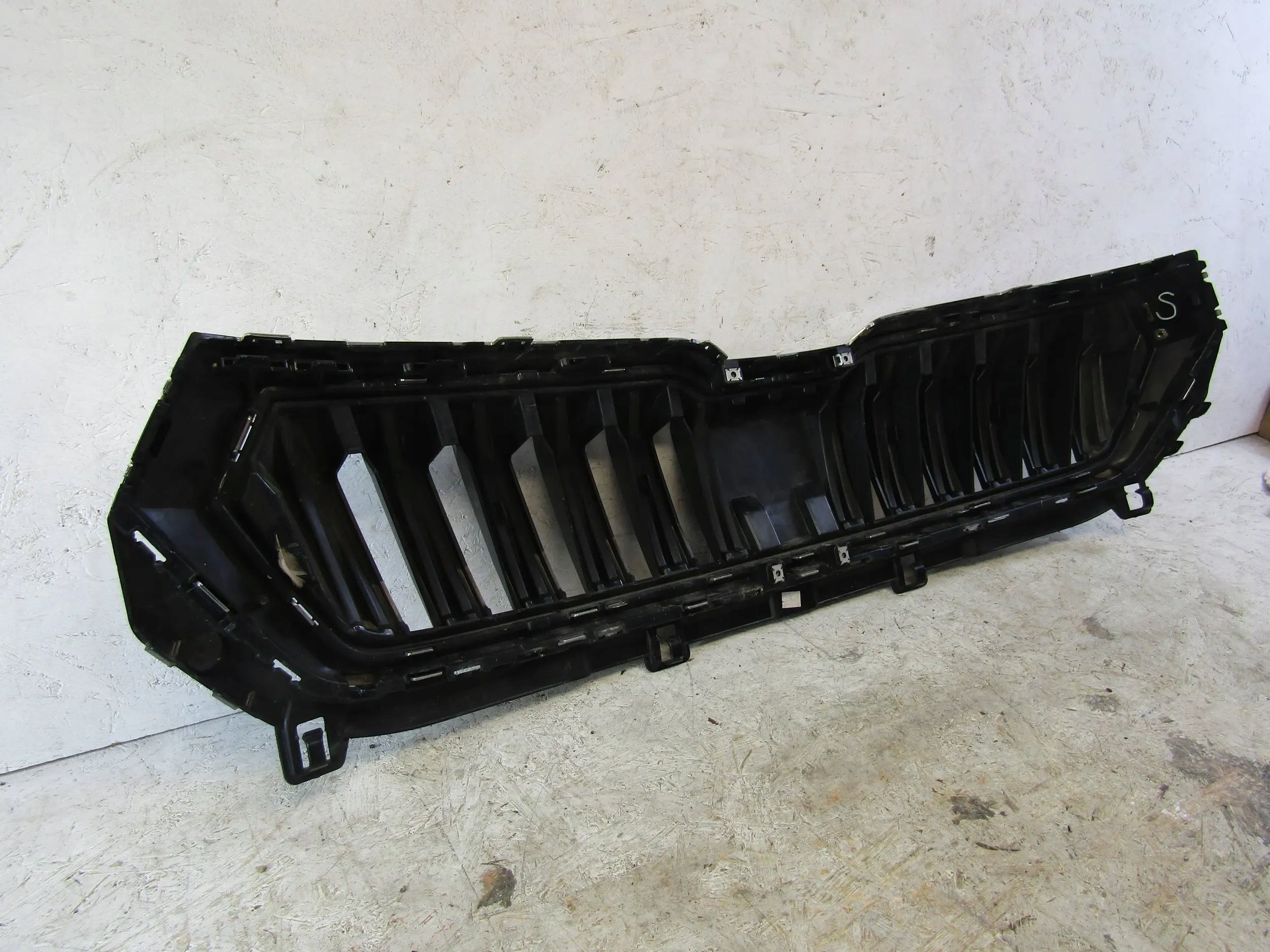 Kühlergrill Skoda KAROQ FRONTGRILL 57A853653G5 Kühlergitter