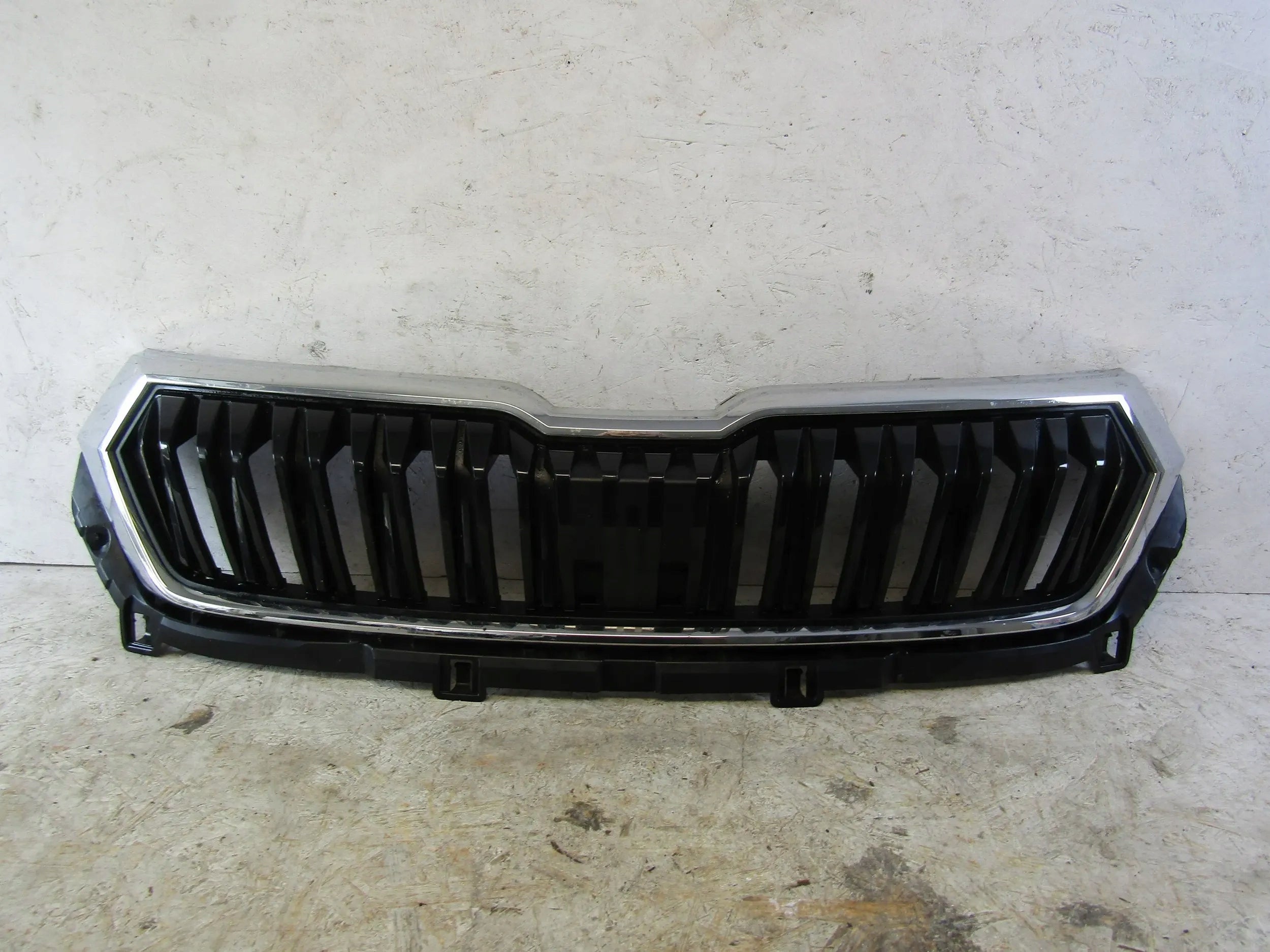 Kühlergrill Skoda KAROQ FRONTGRILL 57A853653G5 Kühlergitter