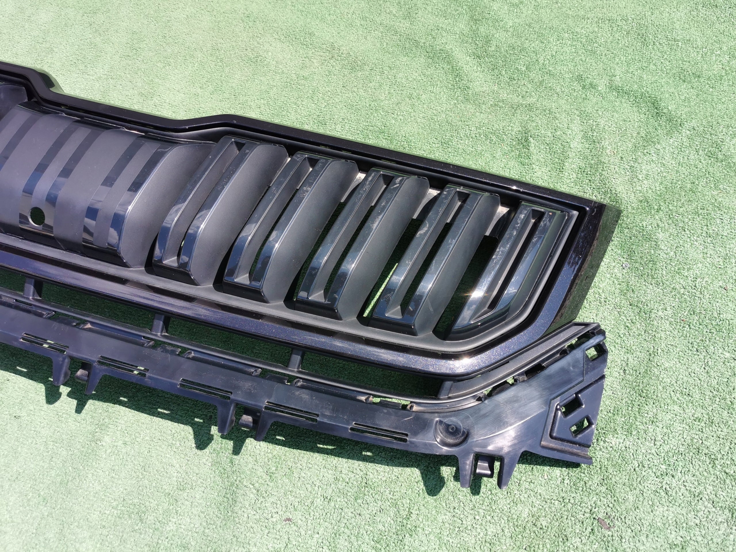 Kühlergrill Skoda KODIAQ FRONTGRILL 565853653AK Kühlergitter