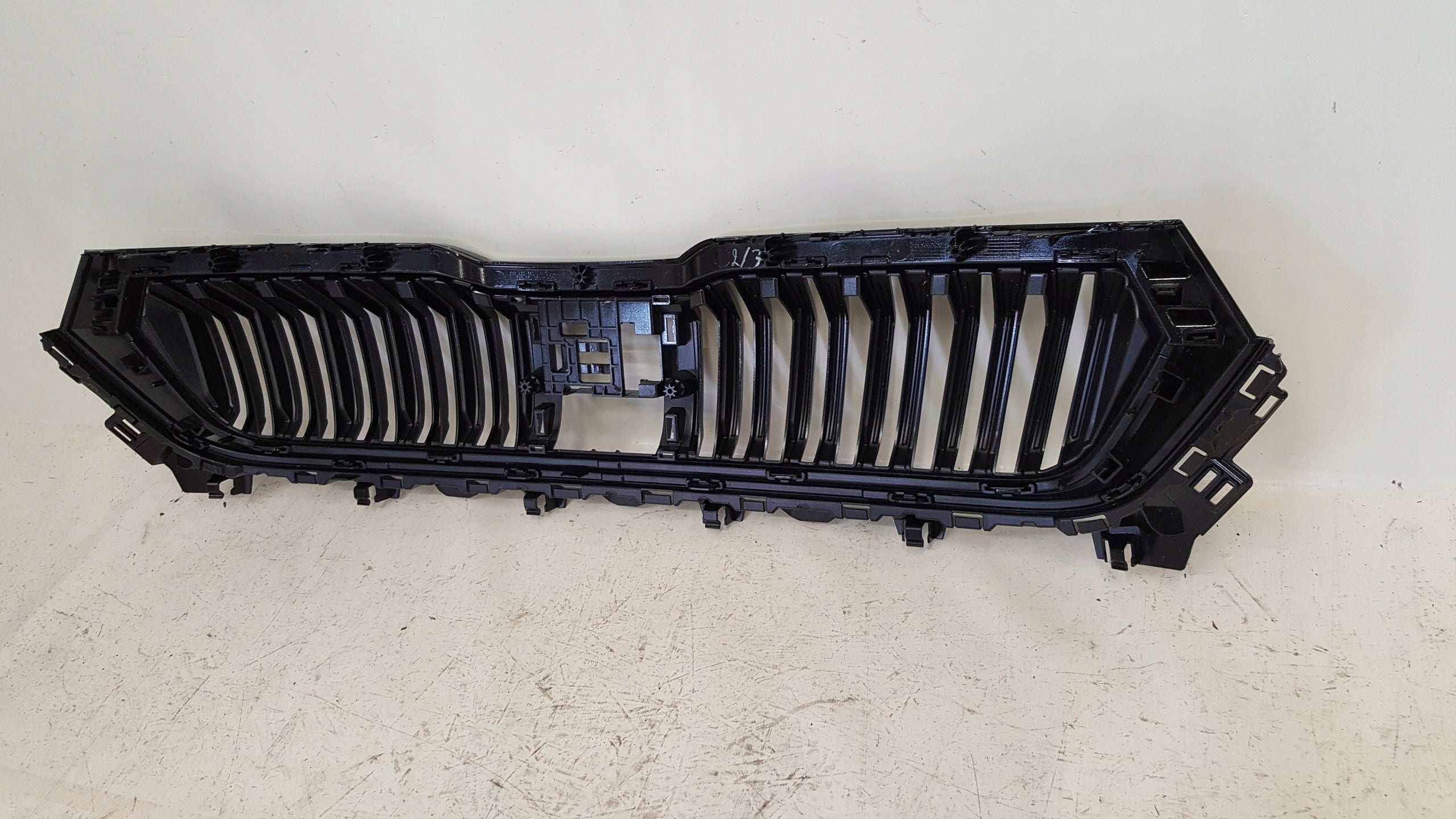 Kühlergrill Skoda KODIAQ FRONTGRILL 565853653j Kühlergitter