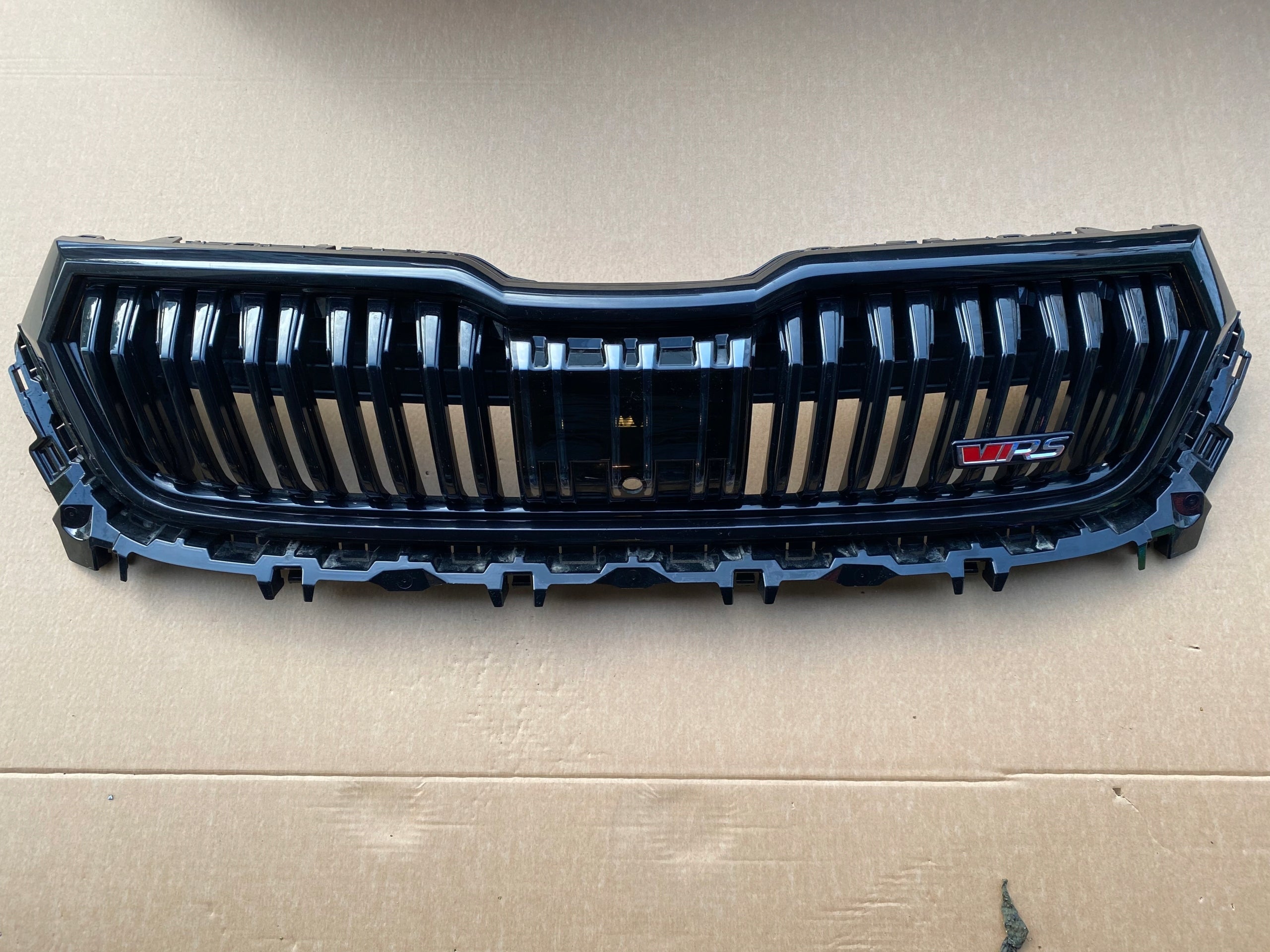 Kühlergrill Skoda KODIAQ FRONTGRILL 585853991 Kühlergitter