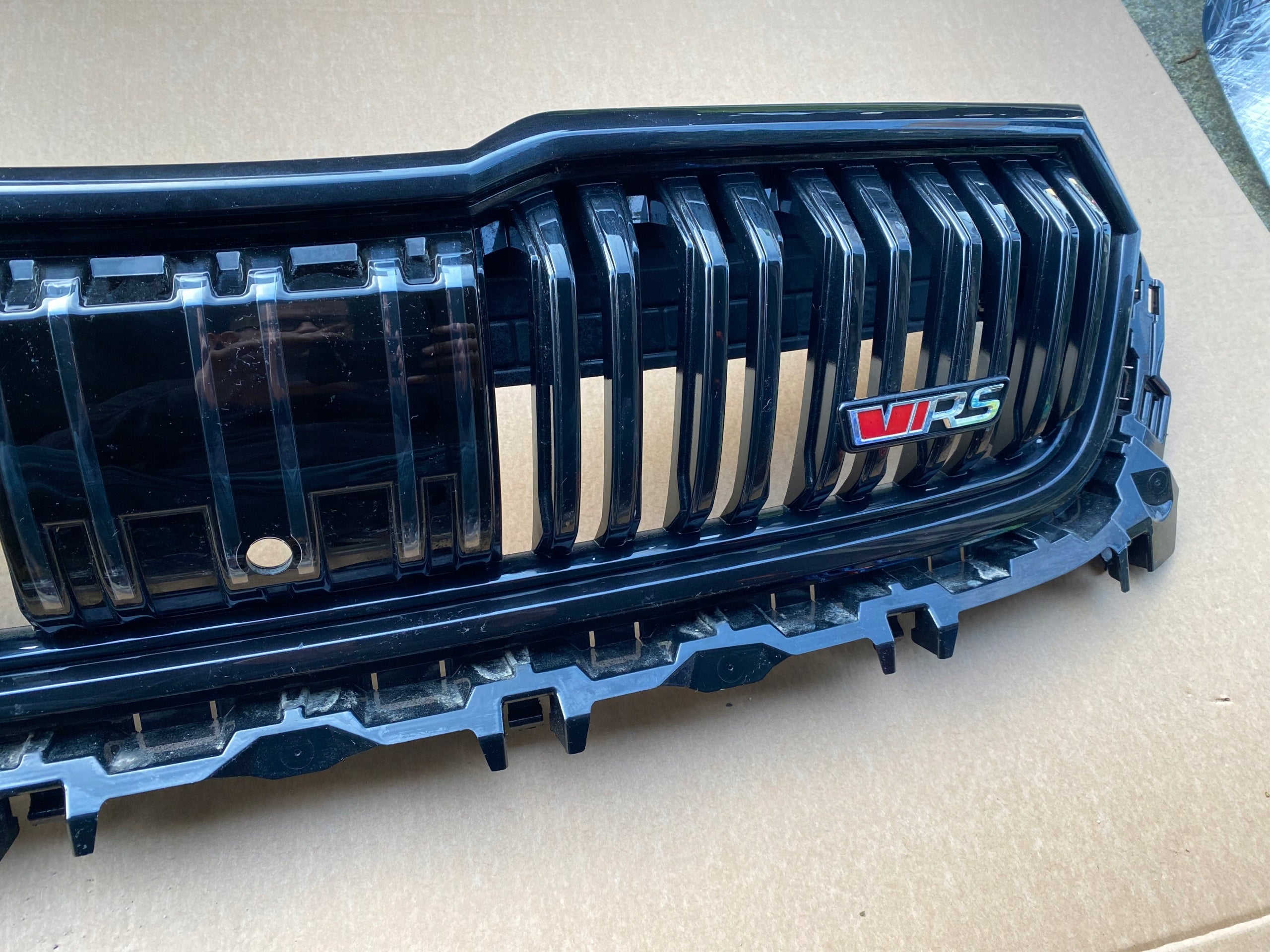 Kühlergrill Skoda KODIAQ FRONTGRILL 585853991 Kühlergitter