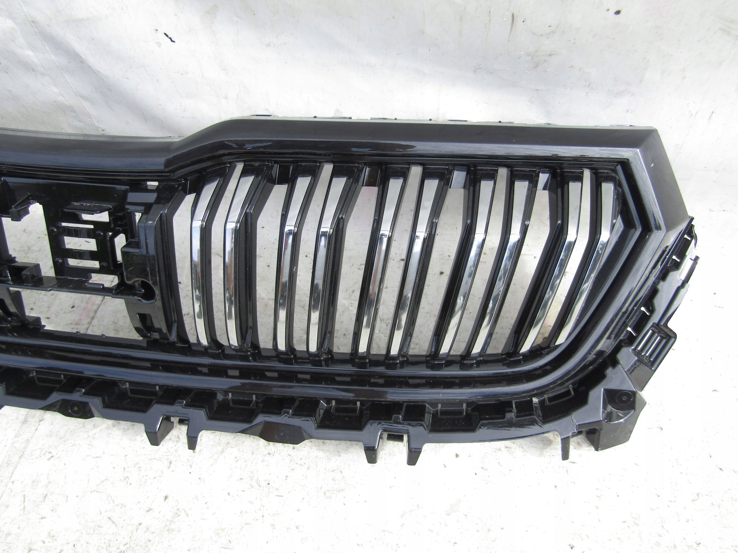 Kühlergrill Skoda KODIAQ FRONTGRILL 565853653R5 Kühlergitter