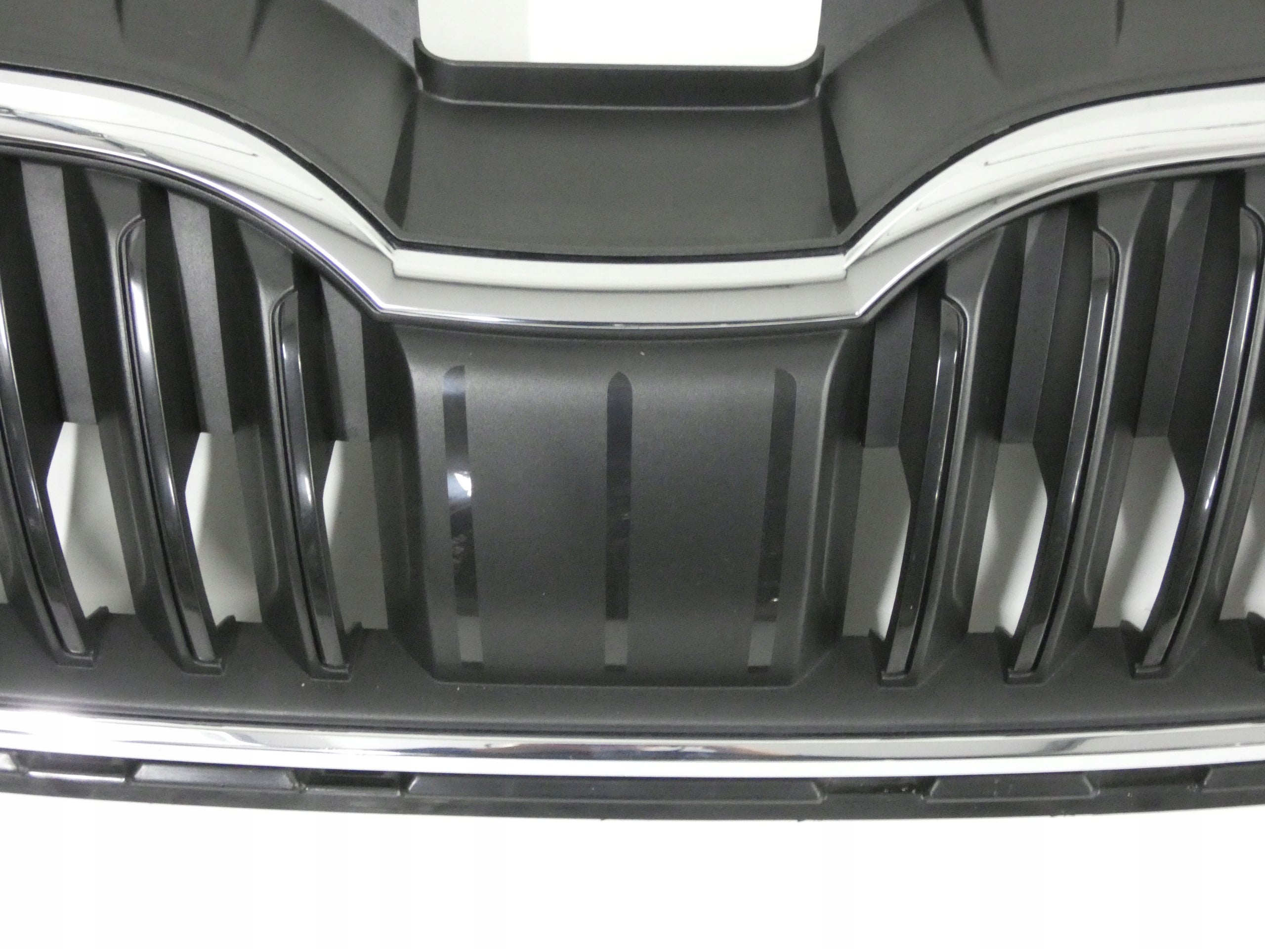 Kühlergrill Skoda OCTAVIA III FRONTGRILL 5E0853653at Kühlergitter