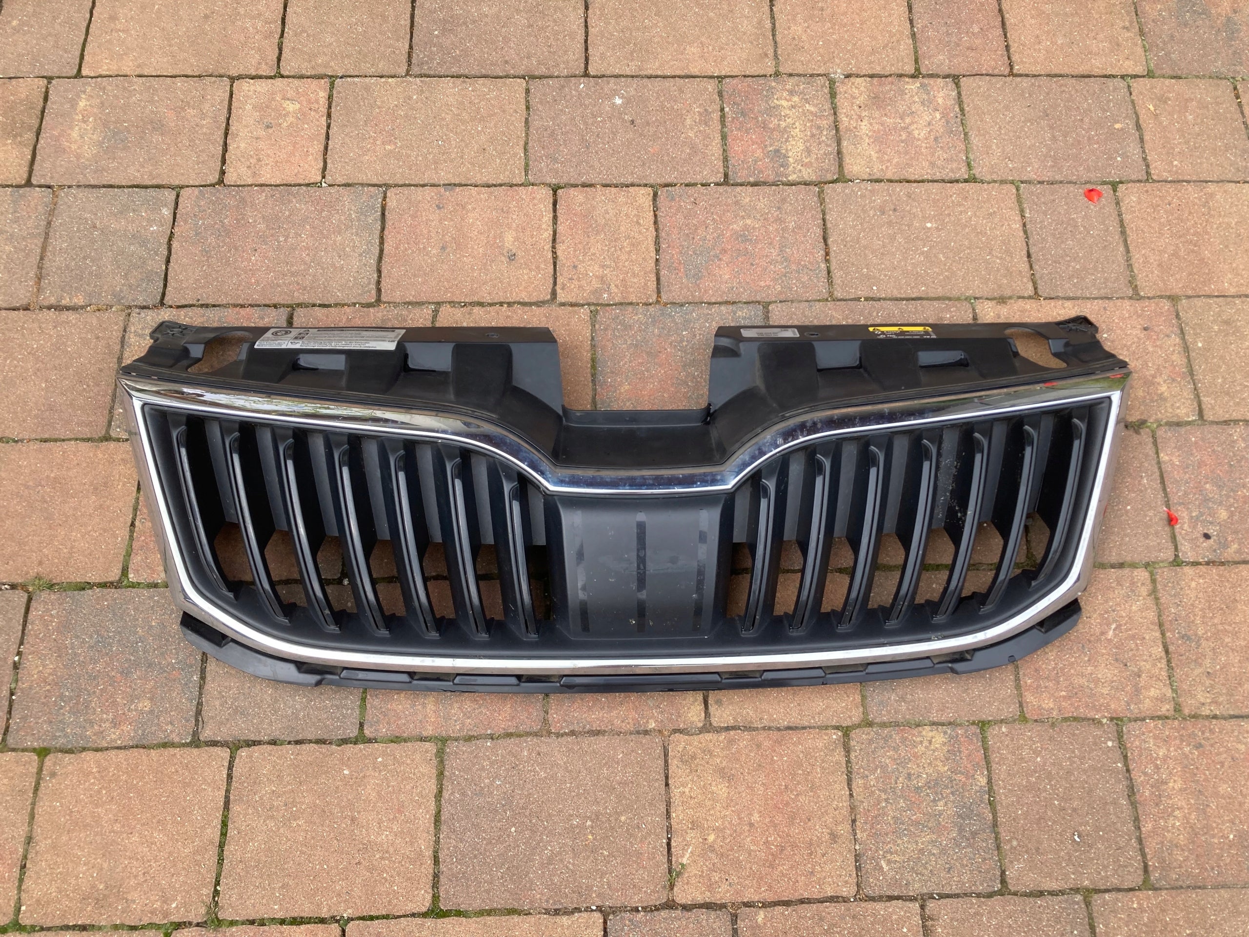 Kühlergrill Skoda OCTAVIA III FRONTGRILL 5E0853653 Kühlergitter