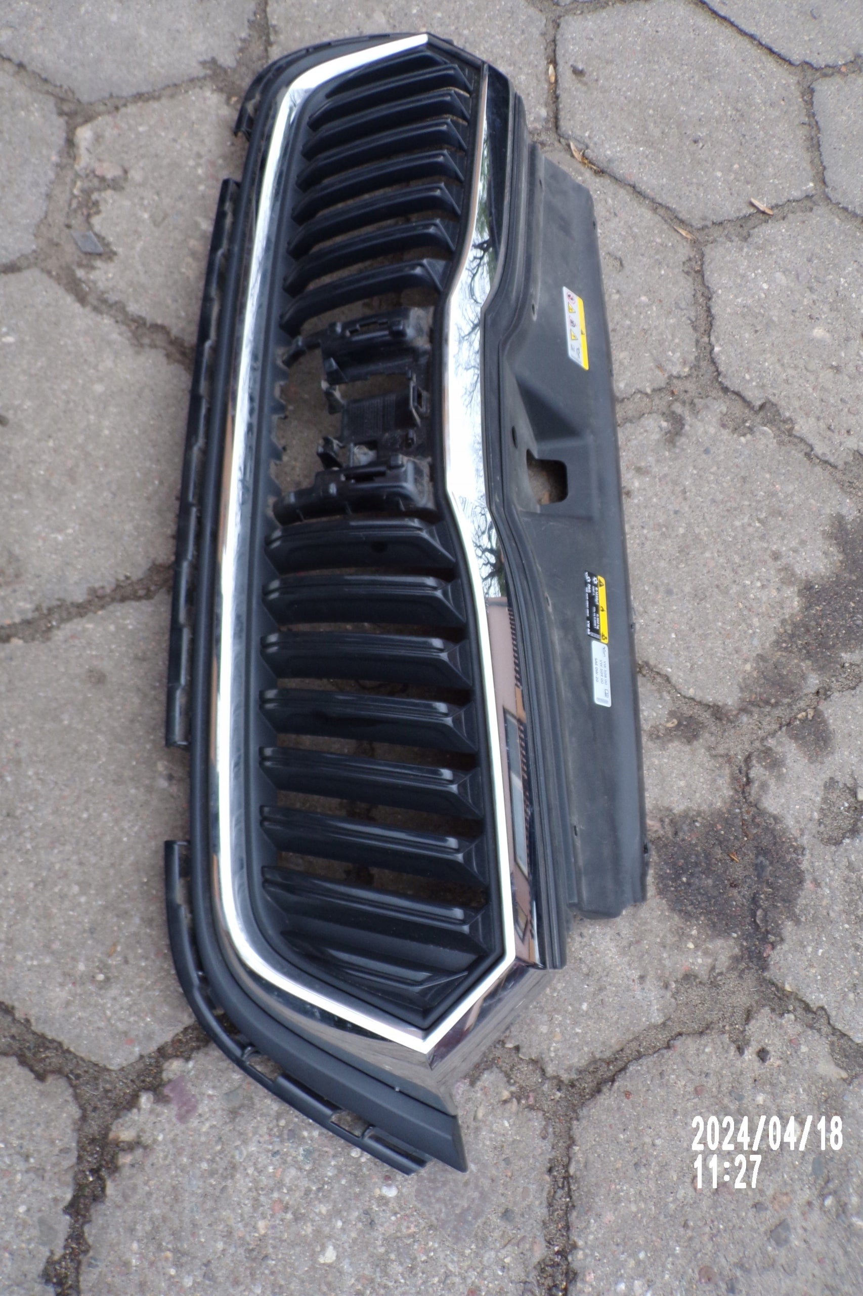 Kühlergrill Skoda OCTAVIA IV FRONTGRILL 5E3853653DA Kühlergitter