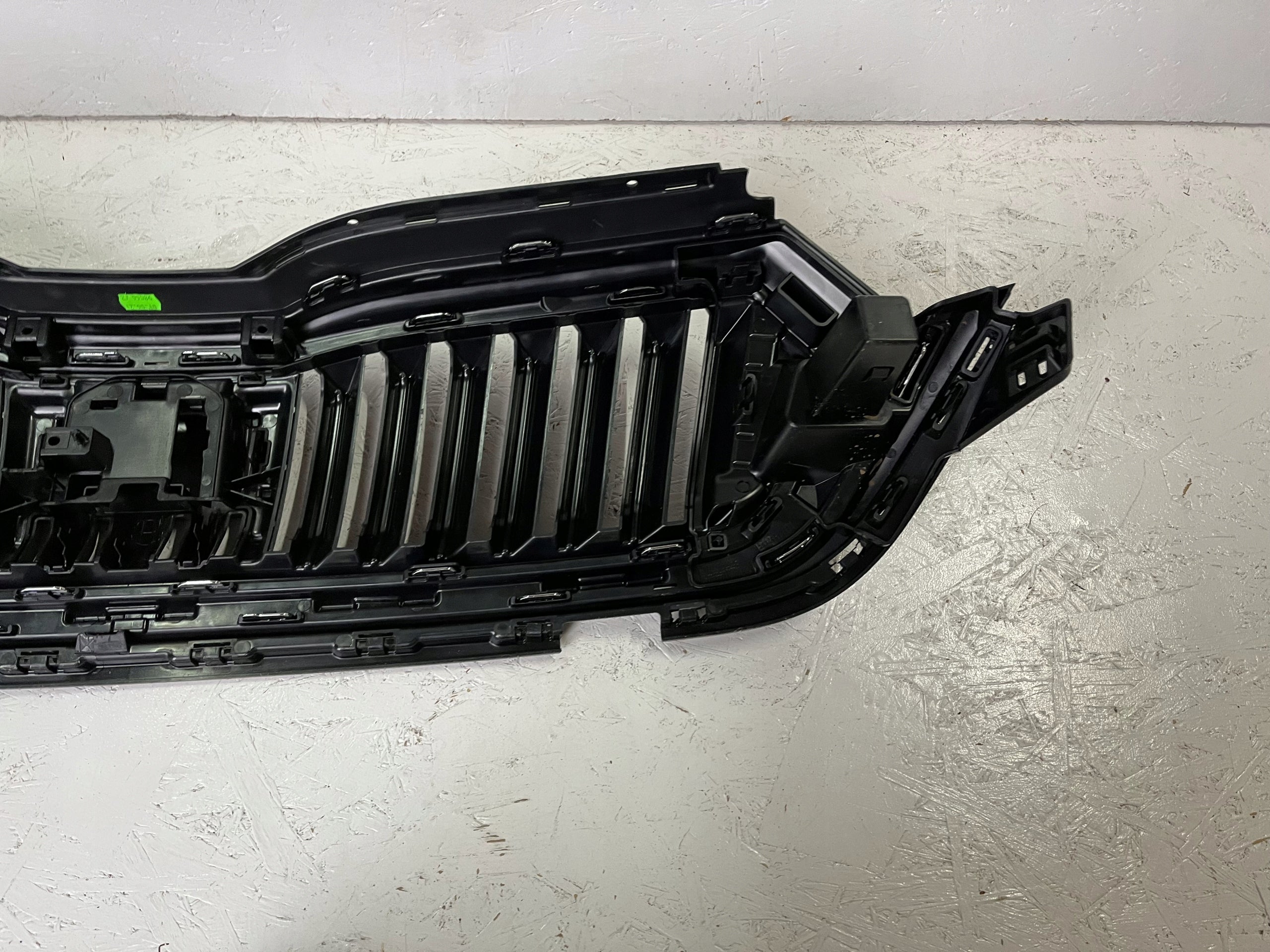 Kühlergrill Skoda OCTAVIA IV FRONTGRILL 5E3853761 Kühlergitter