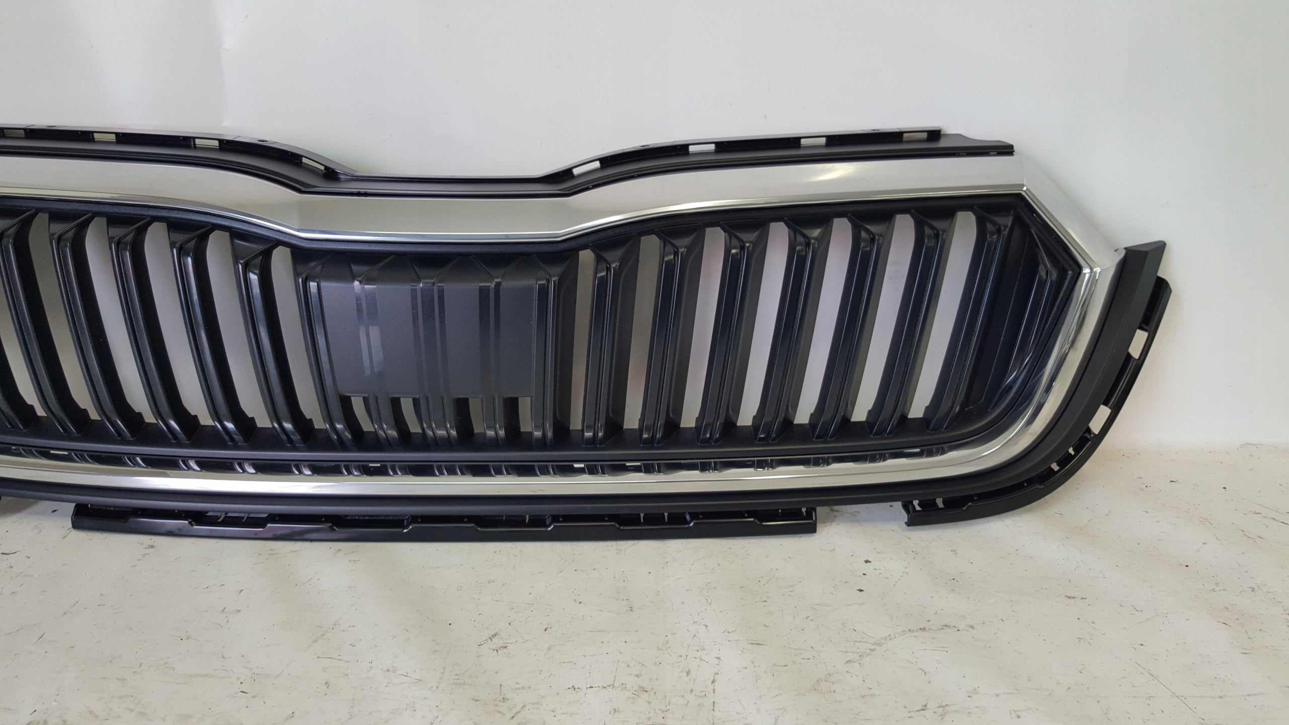 Kühlergrill Skoda OCTAVIA 4 IV FRONTGRILL Kühlergitter