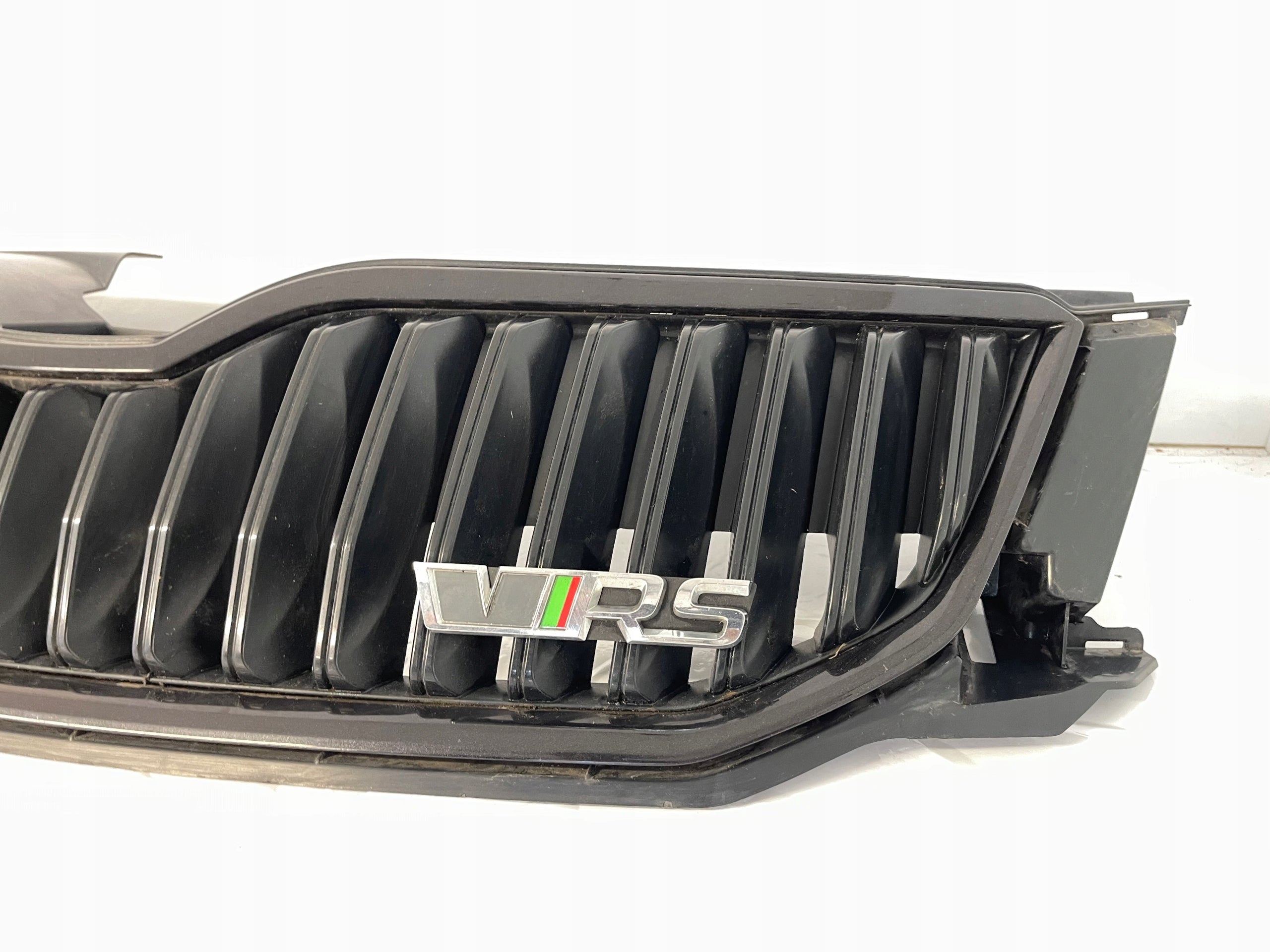 Kühlergrill Skoda OCTAVIA III FRONTGRILL 5E08536535E Kühlergitter