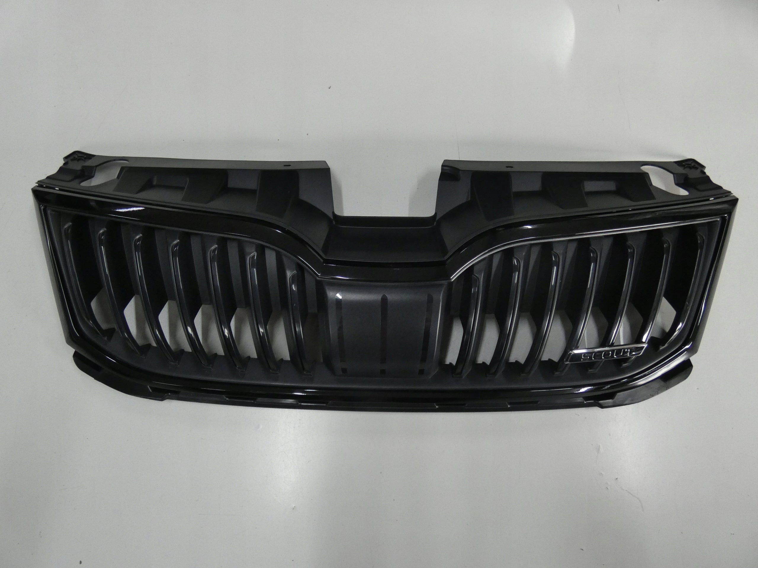 Kühlergrill Skoda OCTAVIA III FRONTGRILL 5E0853653at Kühlergitter