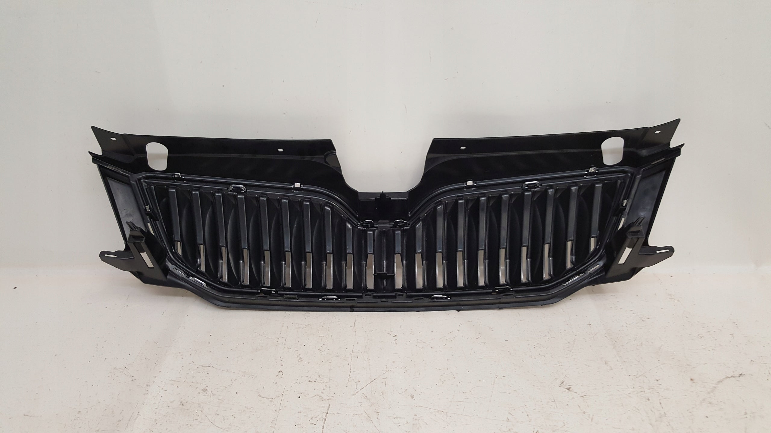 Kühlergrill Skoda OCTAVIA III FRONTGRILL 5E0853653 Kühlergitter