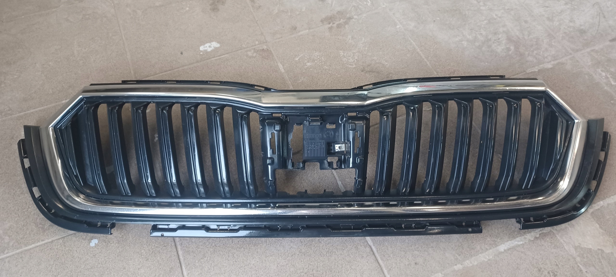 Kühlergrill Skoda OCTAVIA 4 IV FRONTGRILL Kühlergitter