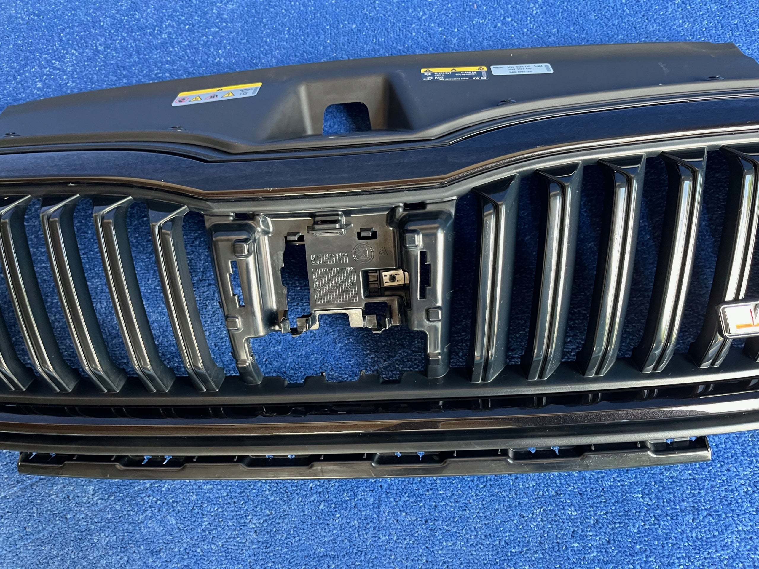 Kühlergrill Skoda OCTAVIA IV FRONTGRILL 5E38536535E Kühlergitter