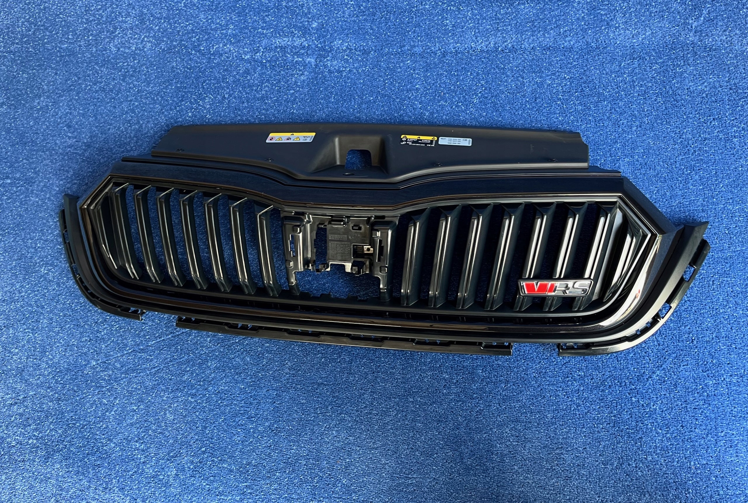 Kühlergrill Skoda OCTAVIA IV FRONTGRILL 5E38536535E Kühlergitter