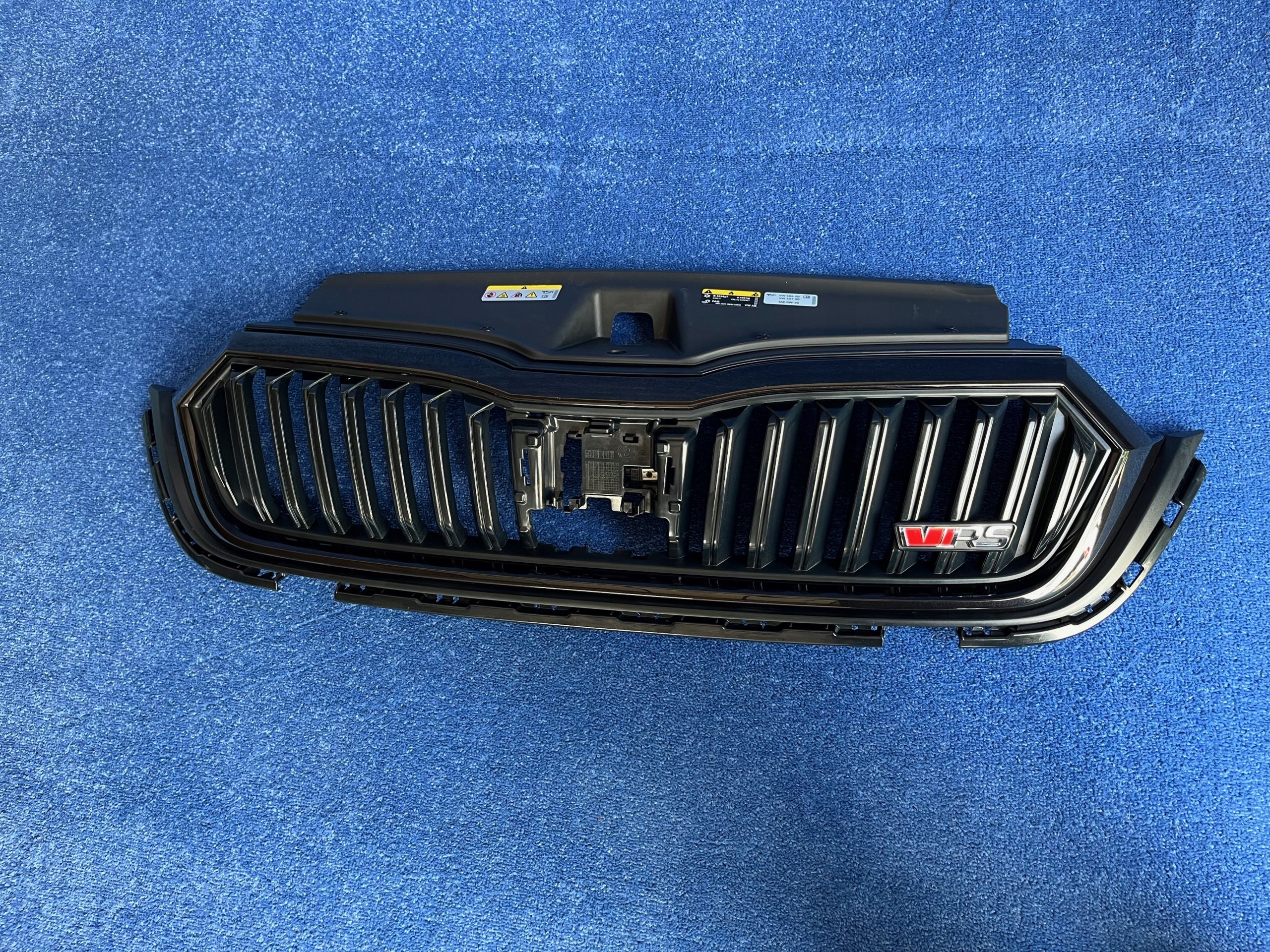 Kühlergrill Skoda OCTAVIA IV FRONTGRILL 5E38536535E Kühlergitter