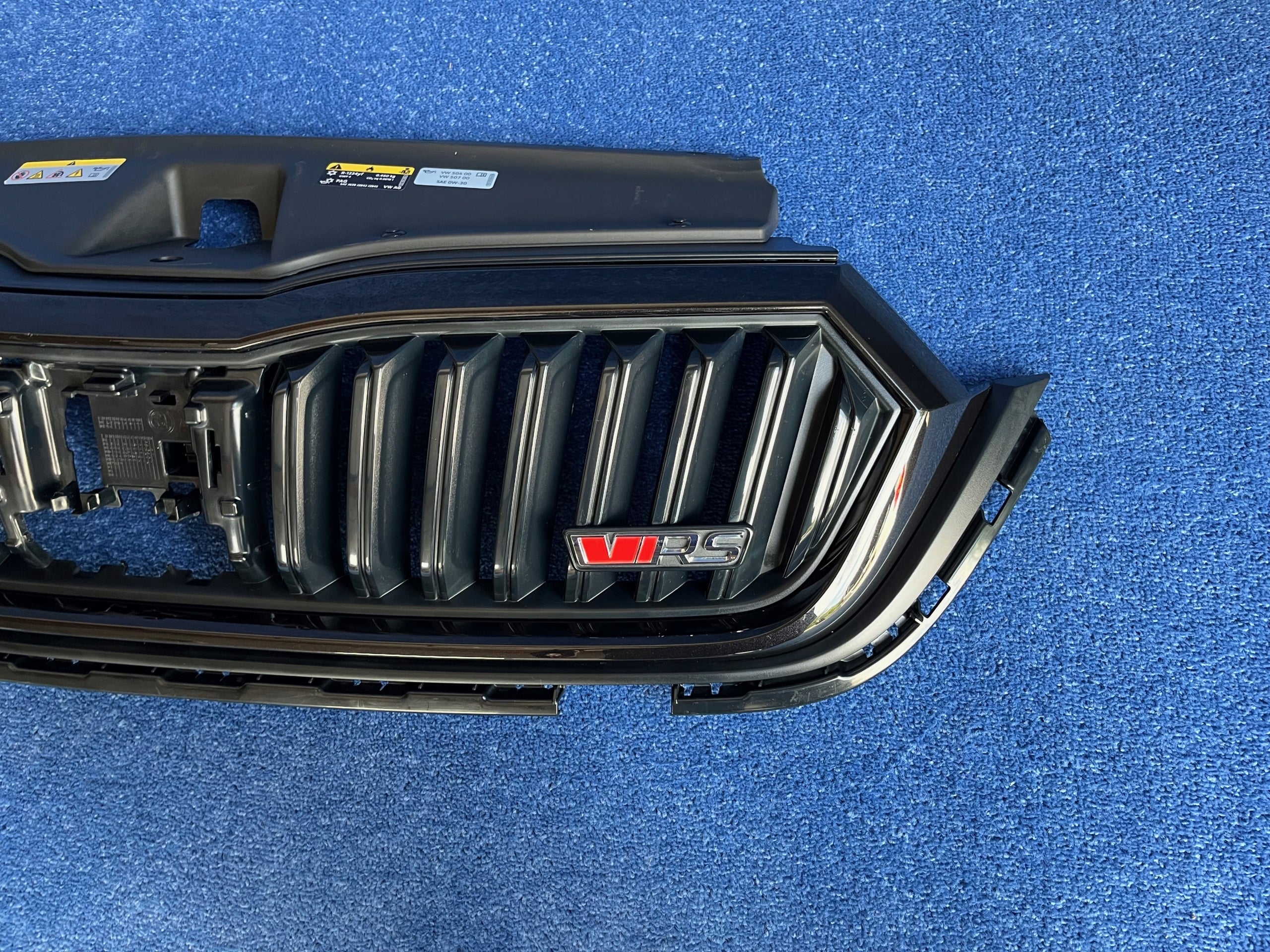 Kühlergrill Skoda OCTAVIA IV FRONTGRILL 5E38536535E Kühlergitter