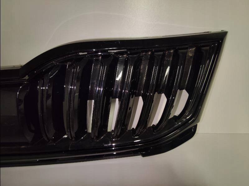 Kühlergrill Skoda OCTAVIA III FRONTGRILL 5E0853653C Kühlergitter