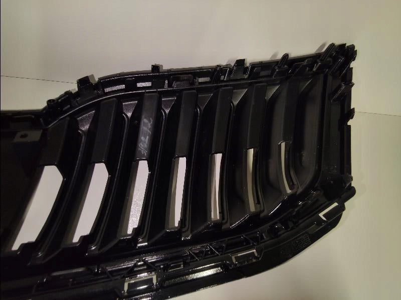 Kühlergrill Skoda OCTAVIA III FRONTGRILL 5E0853653C Kühlergitter