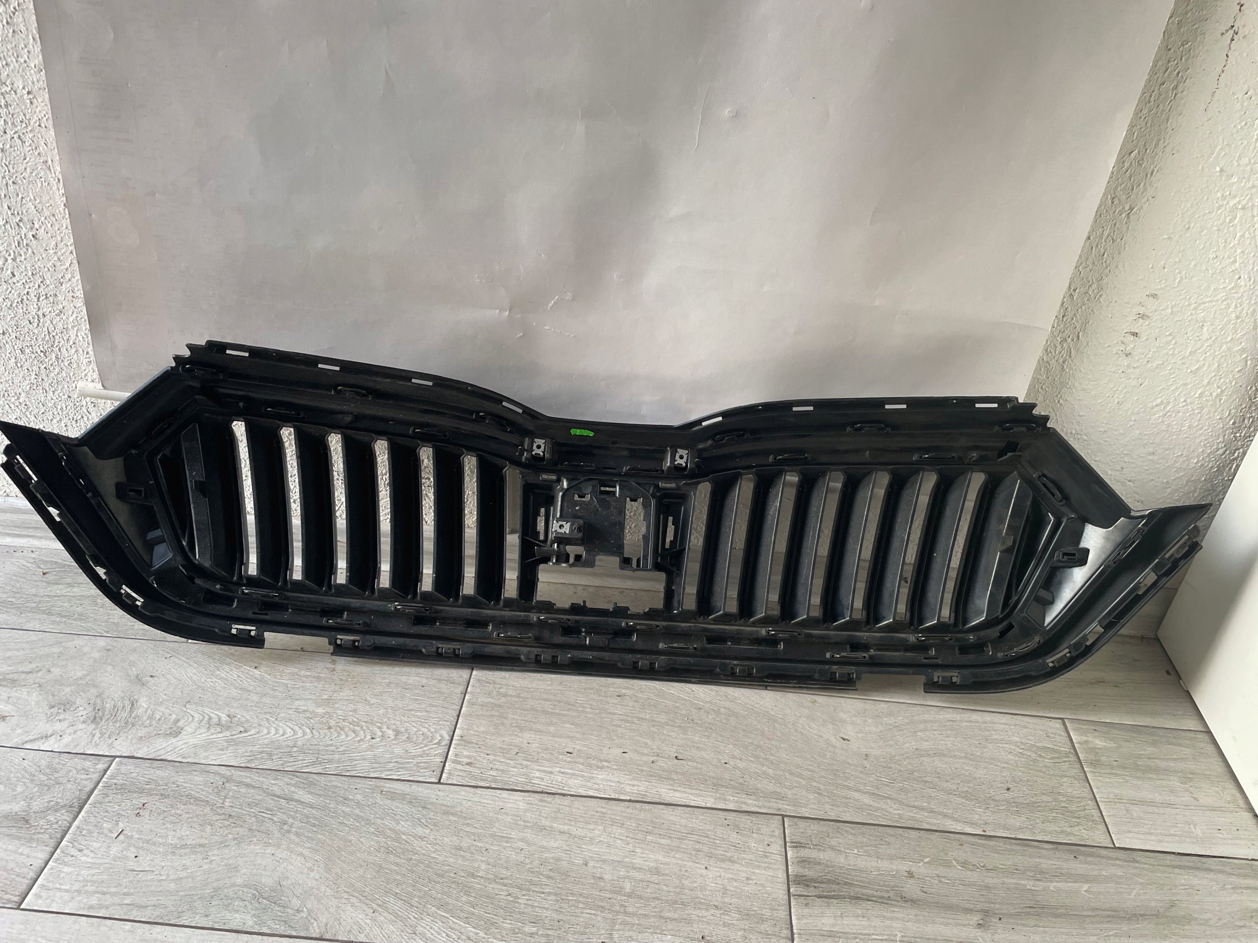 Kühlergrill Skoda OCTAVIA IV FRONTGRILL 5E3807724 Kühlergitter