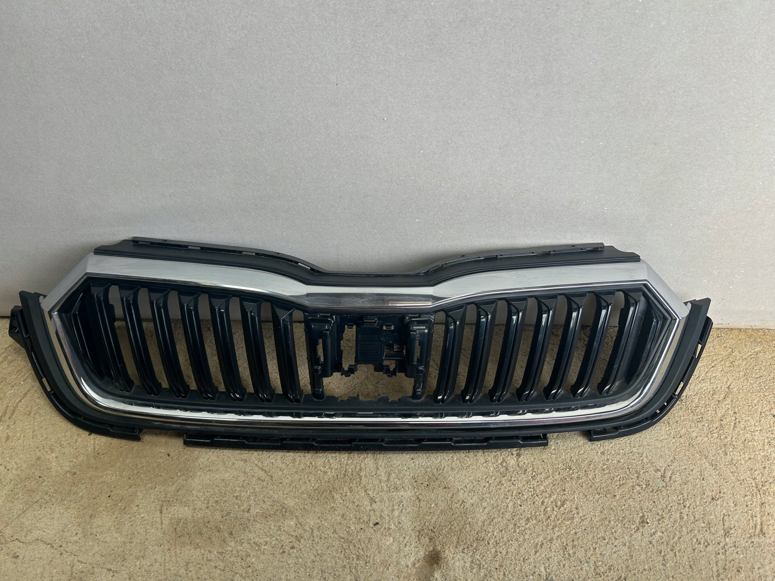 Kühlergrill Skoda OCTAVIA 4 OCTAVIA IV FRONTGRILL 5E3807724 Kühlergitter