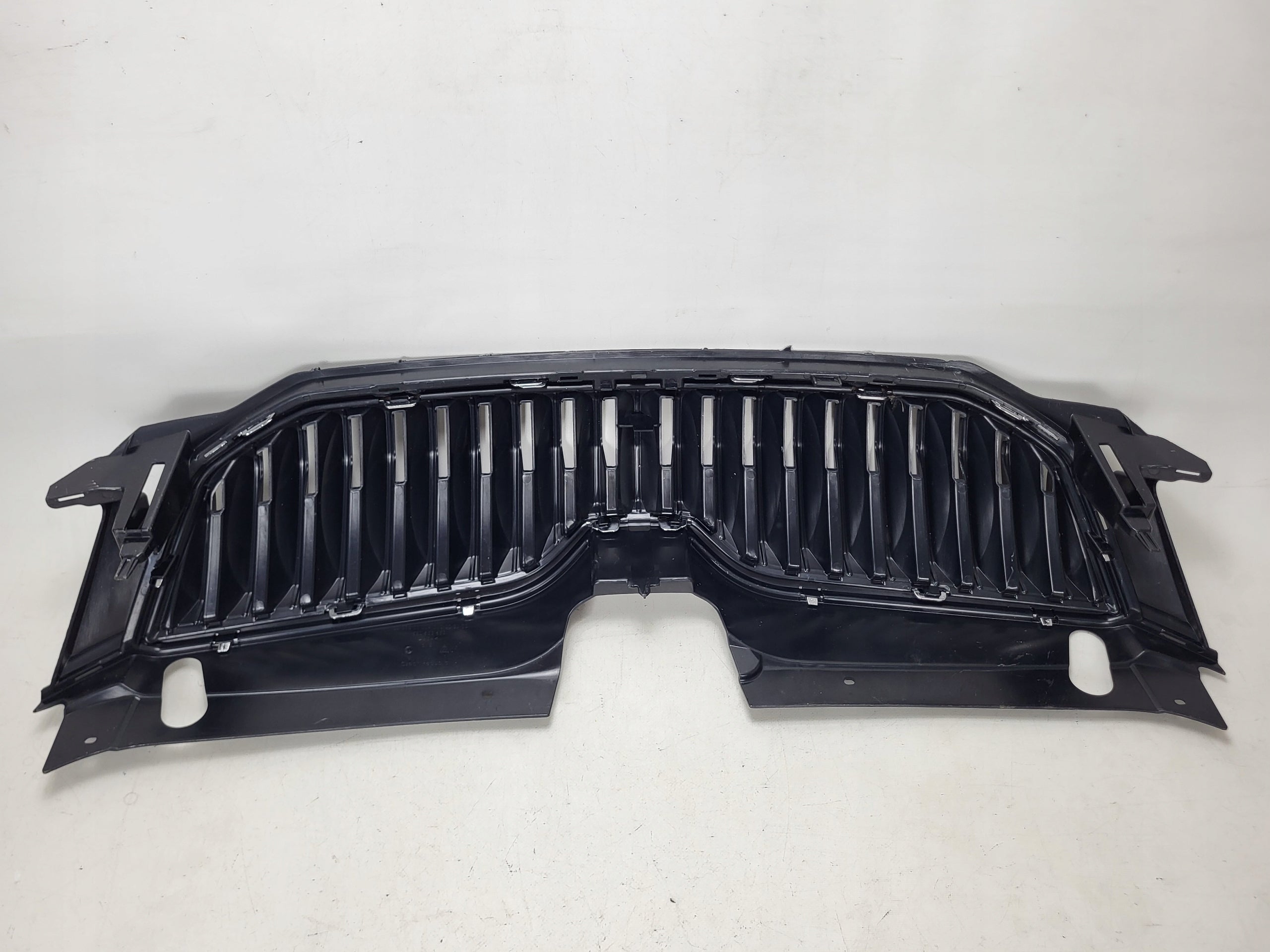 Kühlergrill Skoda OCTAVIA III FRONTGRILL 5E0853653SK Kühlergitter